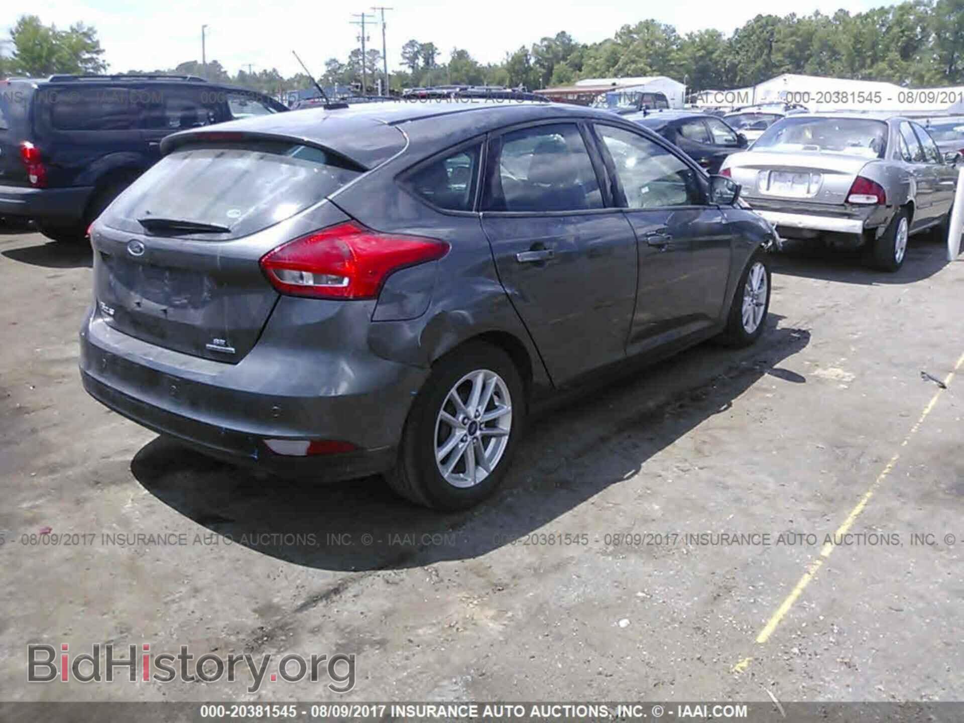 2016 Ford Focus - VIN: 1FADP3K2XGL250390 - Photo 4