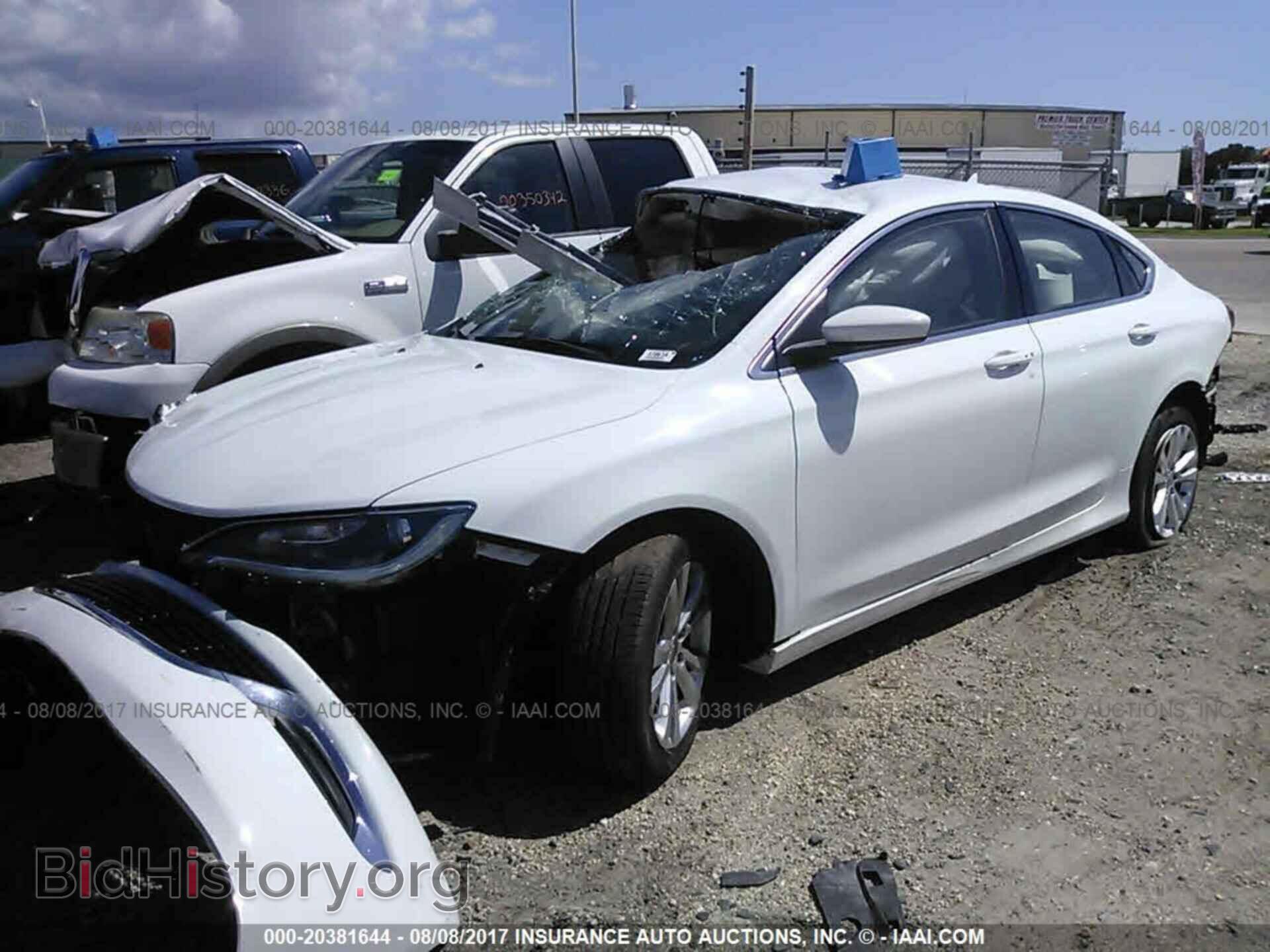 2015 Chrysler 200 - VIN: 1C3CCCAB4FN652514 - Photo 2