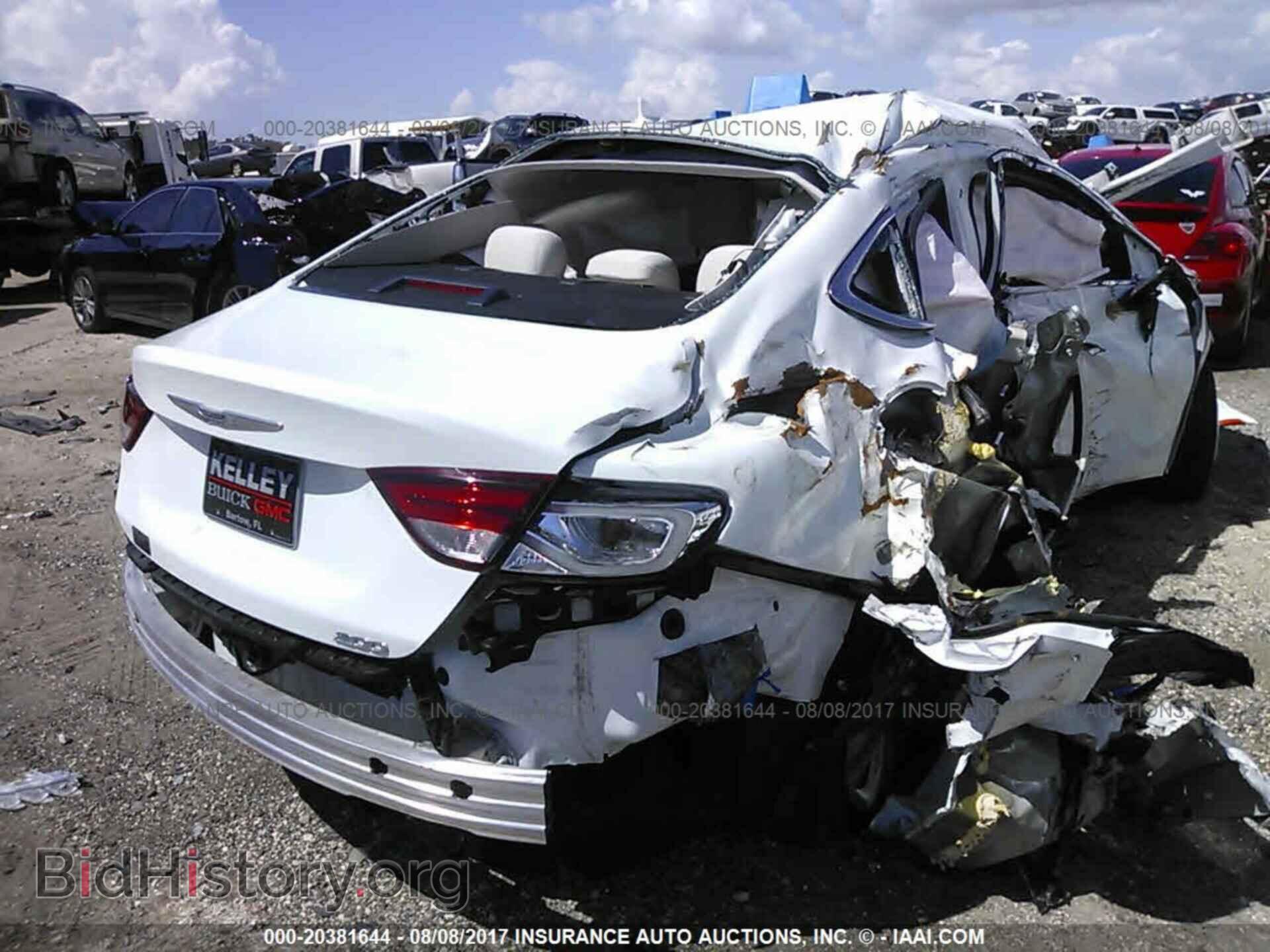 2015 Chrysler 200 - VIN: 1C3CCCAB4FN652514 - Photo 4