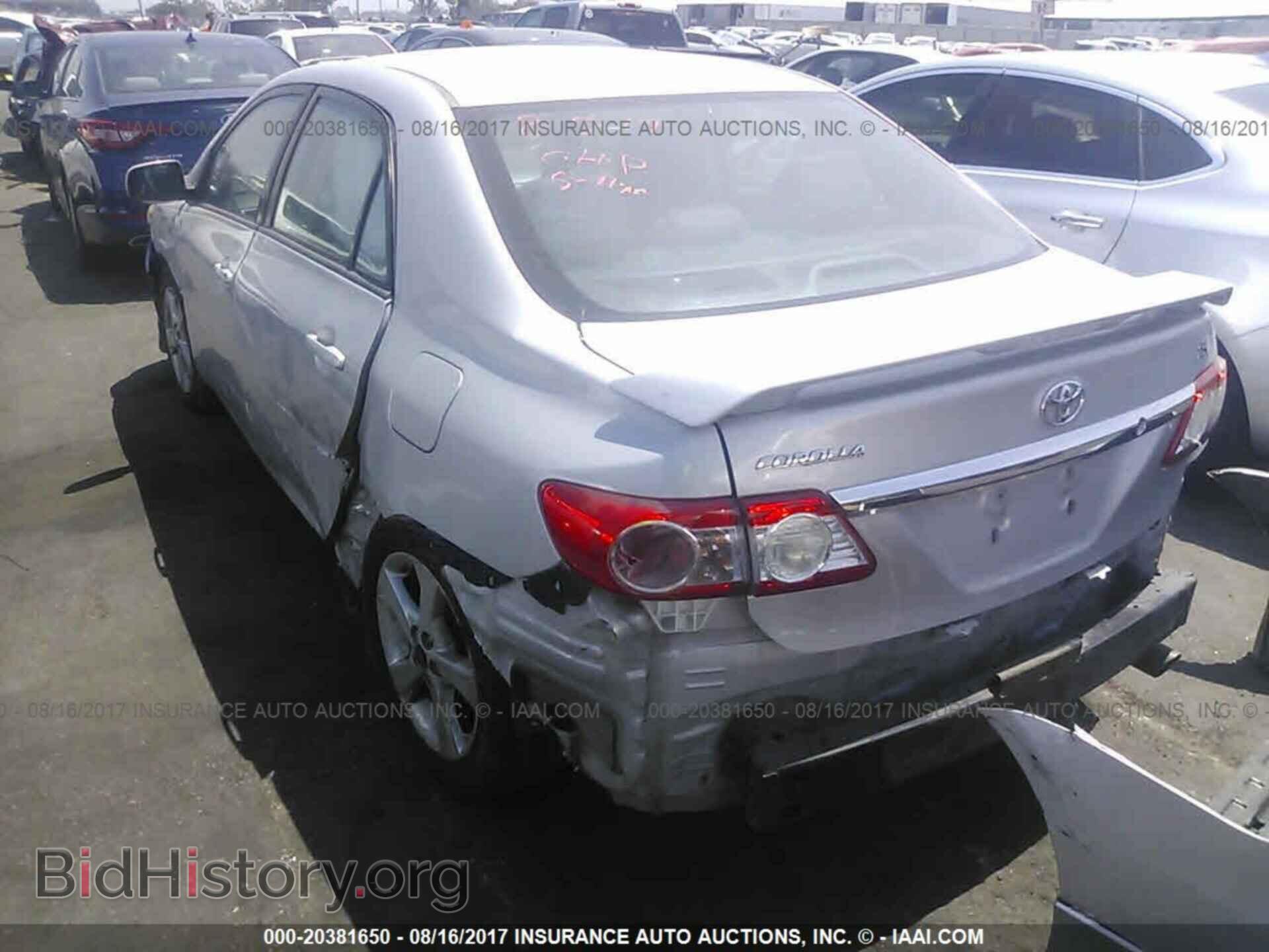 2011 Toyota Corolla - VIN: 2T1BU4EEXBC637656 - Photo 3