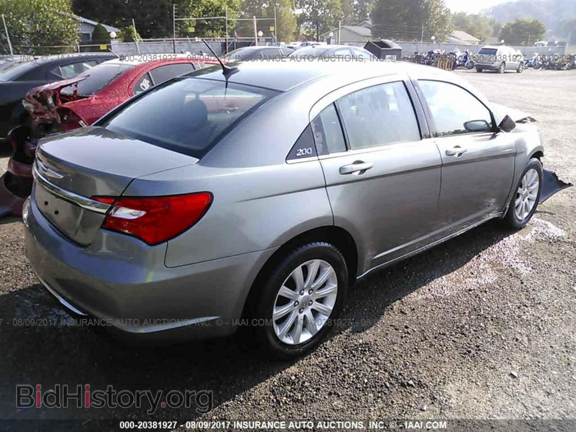 2012 Chrysler 200 - VIN: 1C3CCBBB9CN283735 - Photo 4