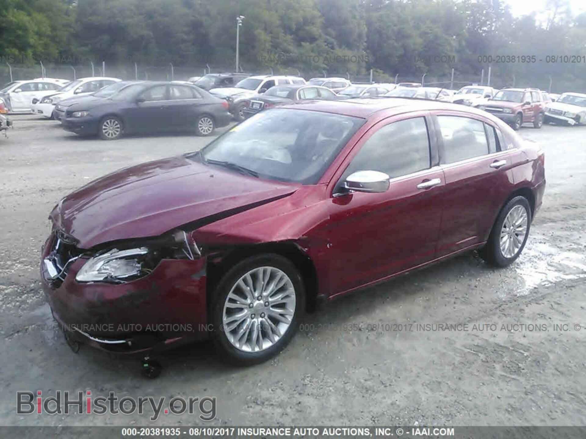 2013 Chrysler 200 - VIN: 1C3CCBCG7DN684776 - Фото 2