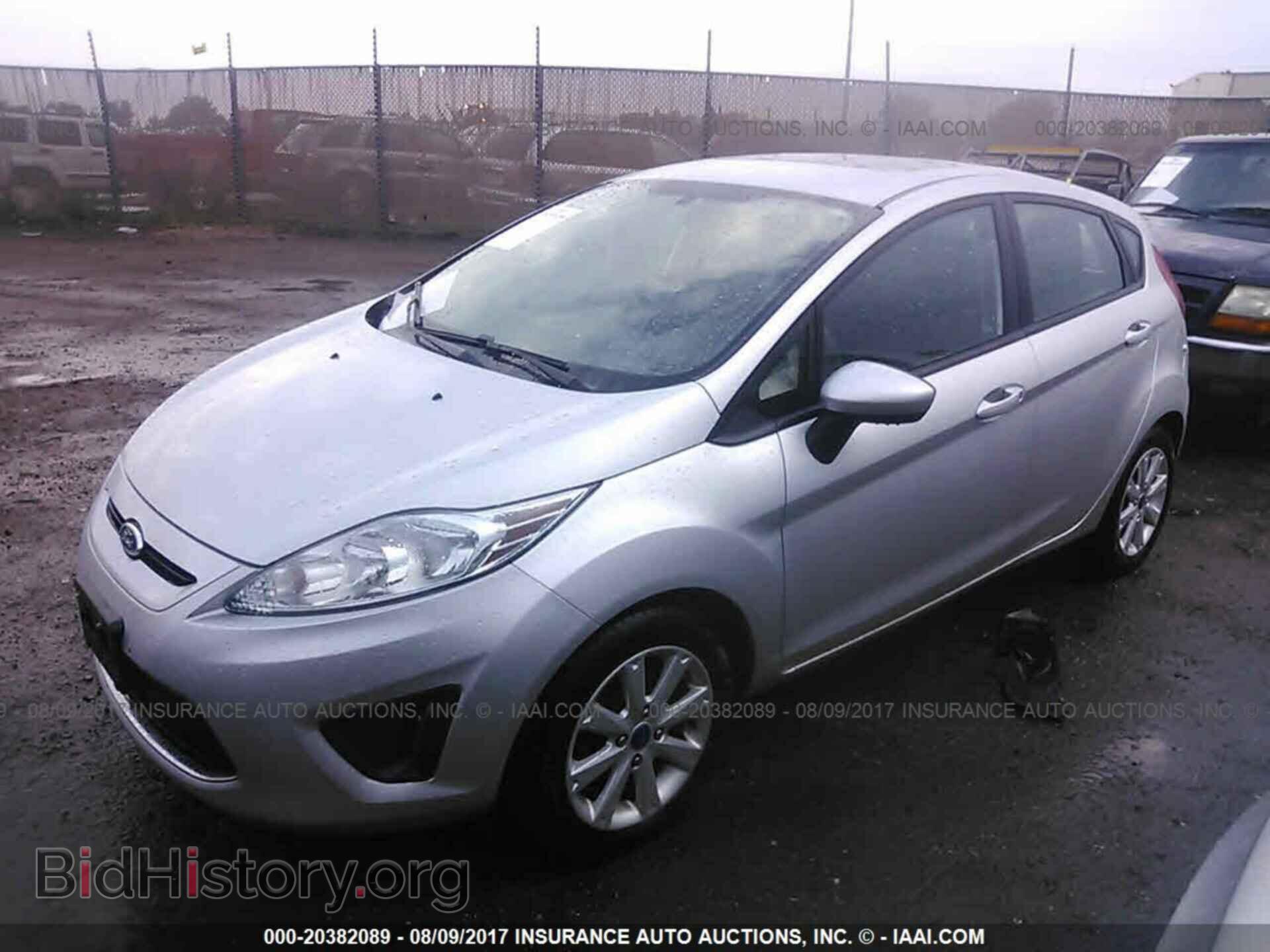 2012 Ford Fiesta - VIN: 3FADP4EJ4CM152991 - Photo 2