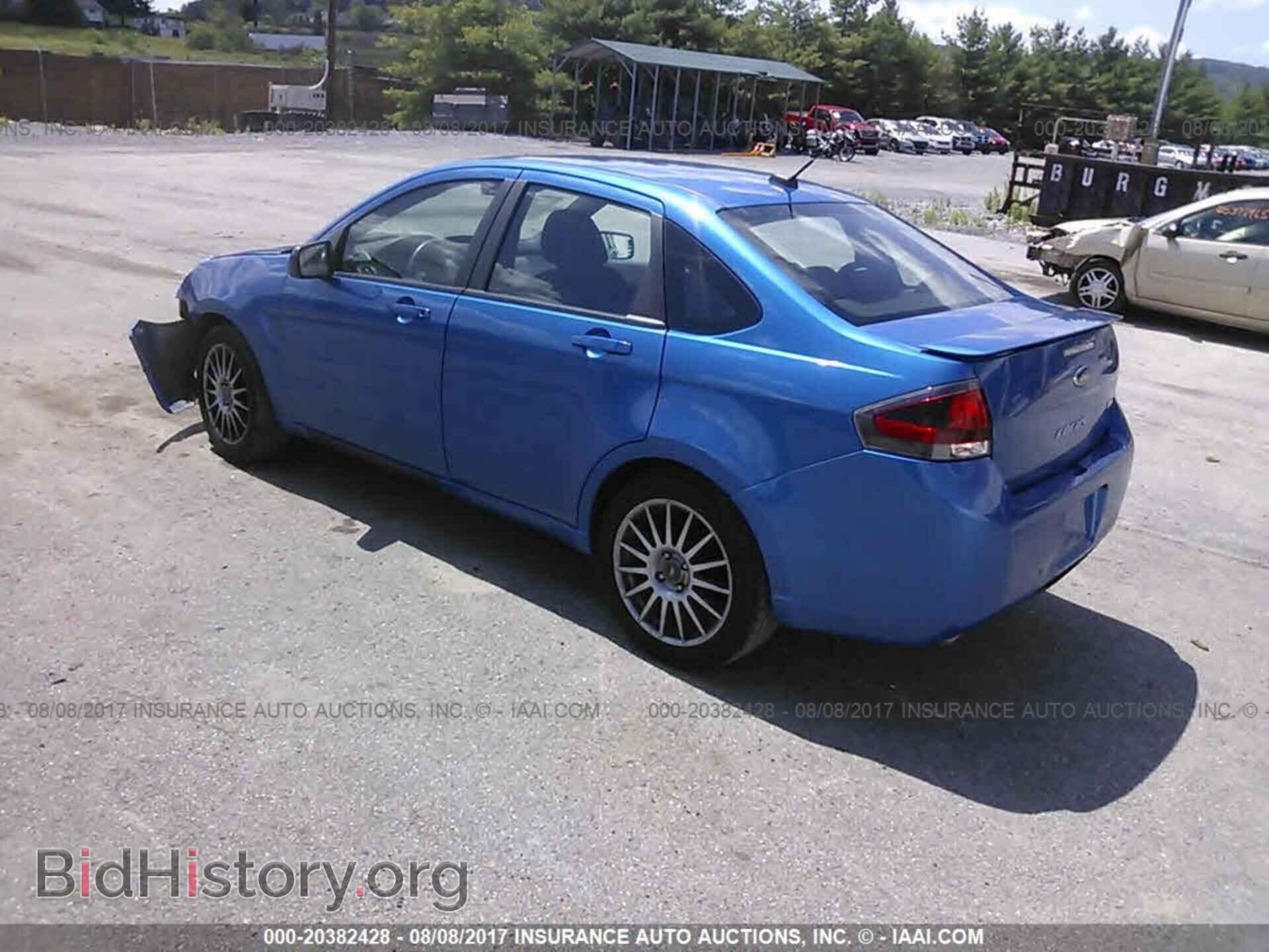 2011 Ford Focus - VIN: 1FAHP3GN0BW176733 - Photo 3