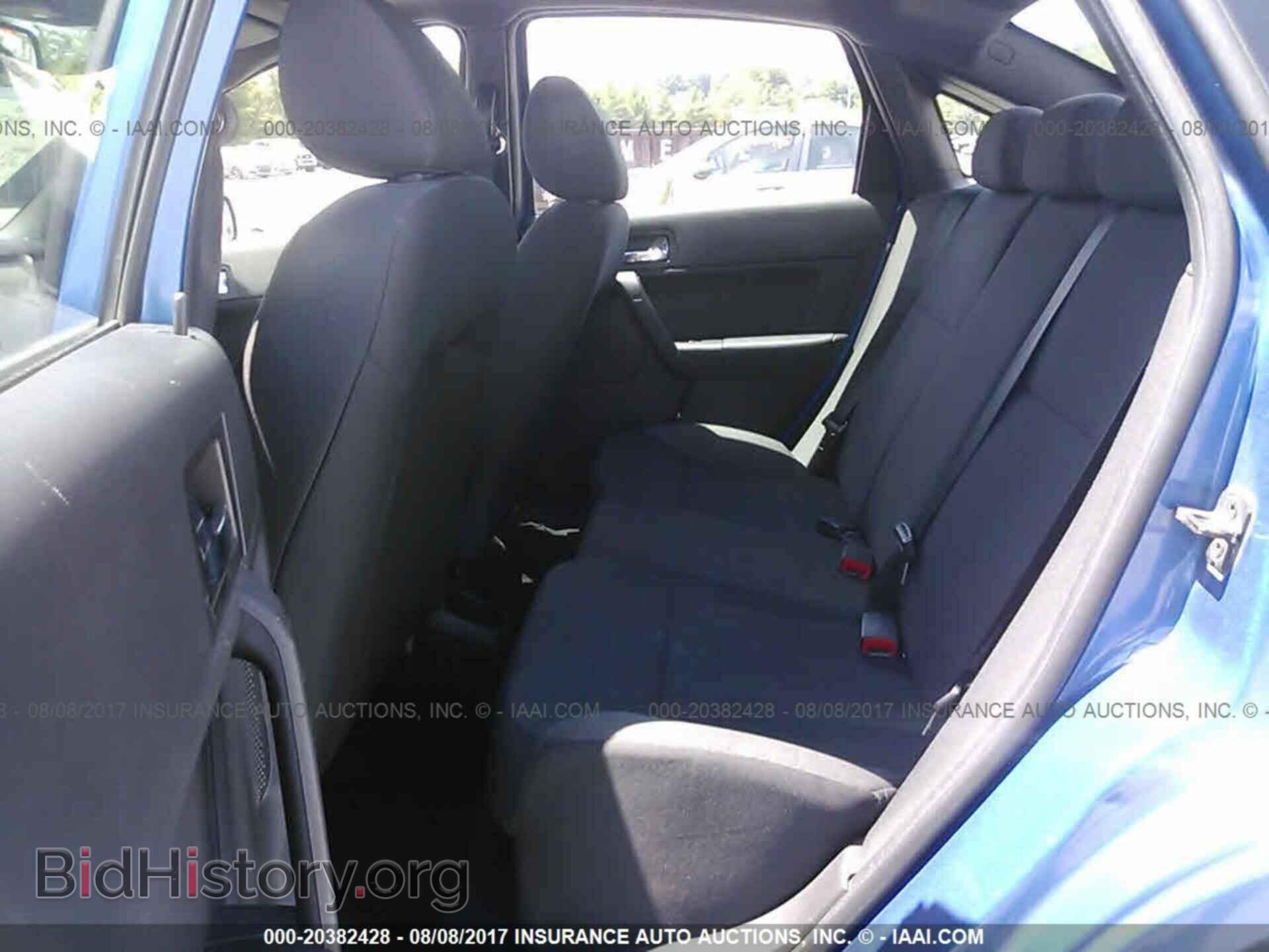 2011 Ford Focus - VIN: 1FAHP3GN0BW176733 - Photo 8