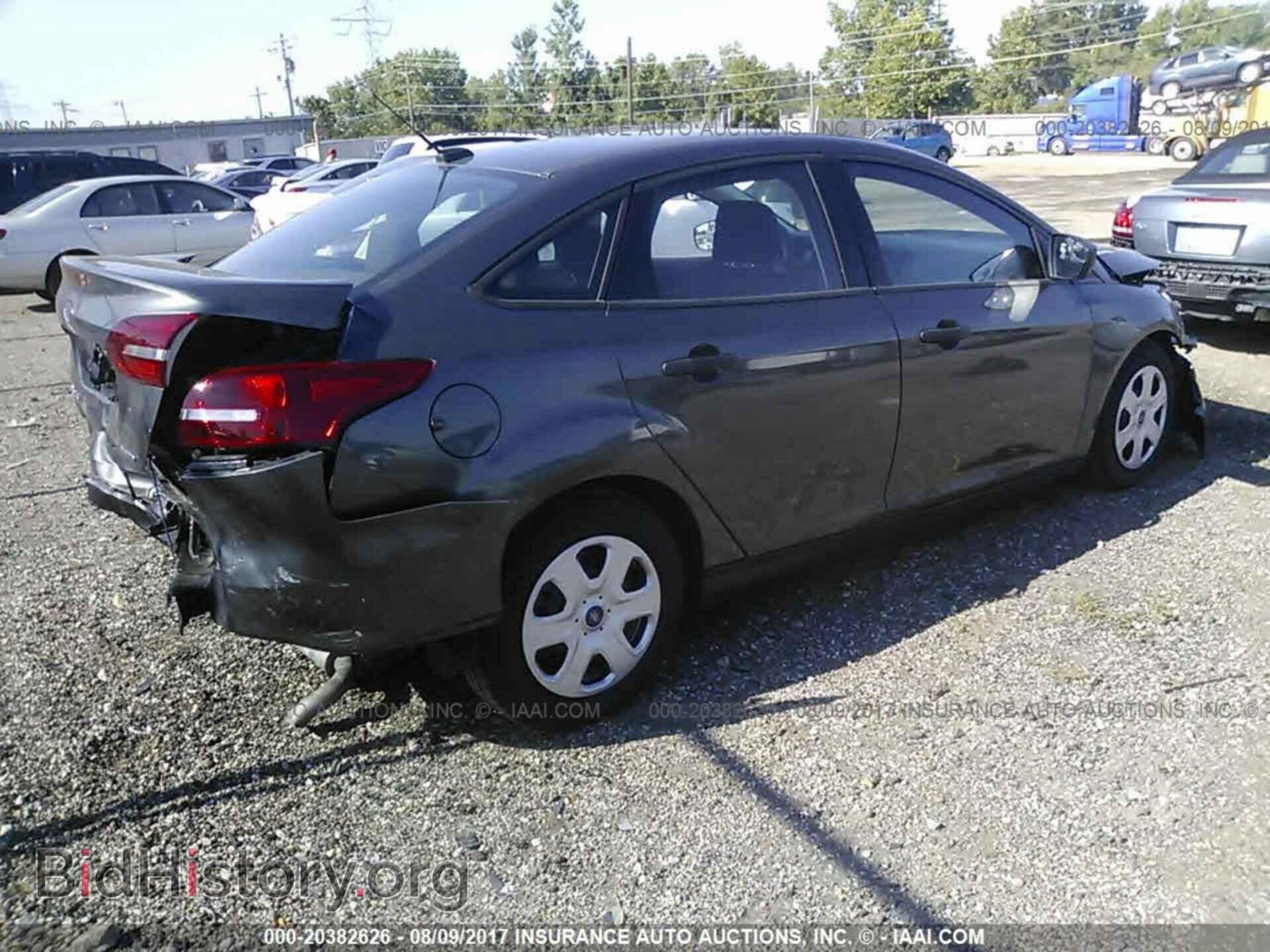 2016 Ford Focus - VIN: 1FADP3E20GL386524 - Photo 4