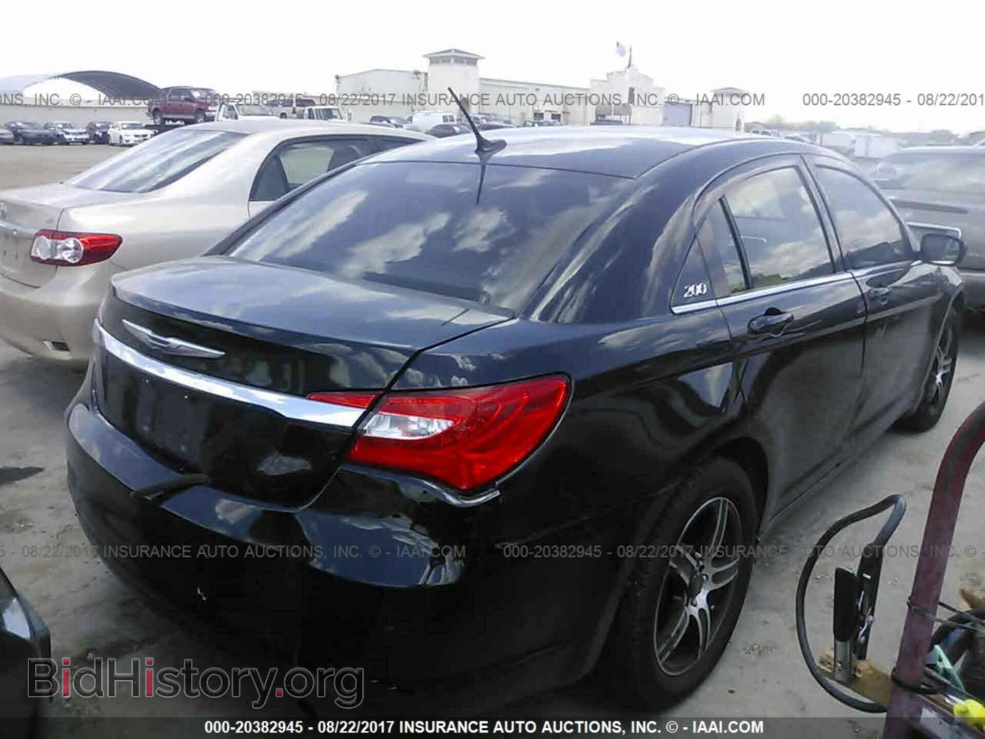 2011 Chrysler 200 - VIN: 1C3BC1FB9BN618586 - Photo 4