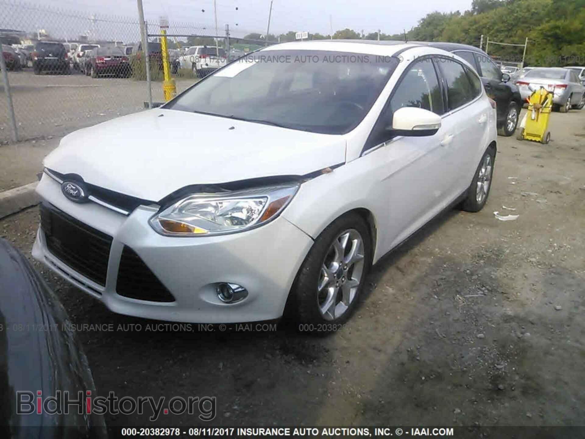2012 Ford Focus - VIN: 1FAHP3M22CL366269 - Photo 2