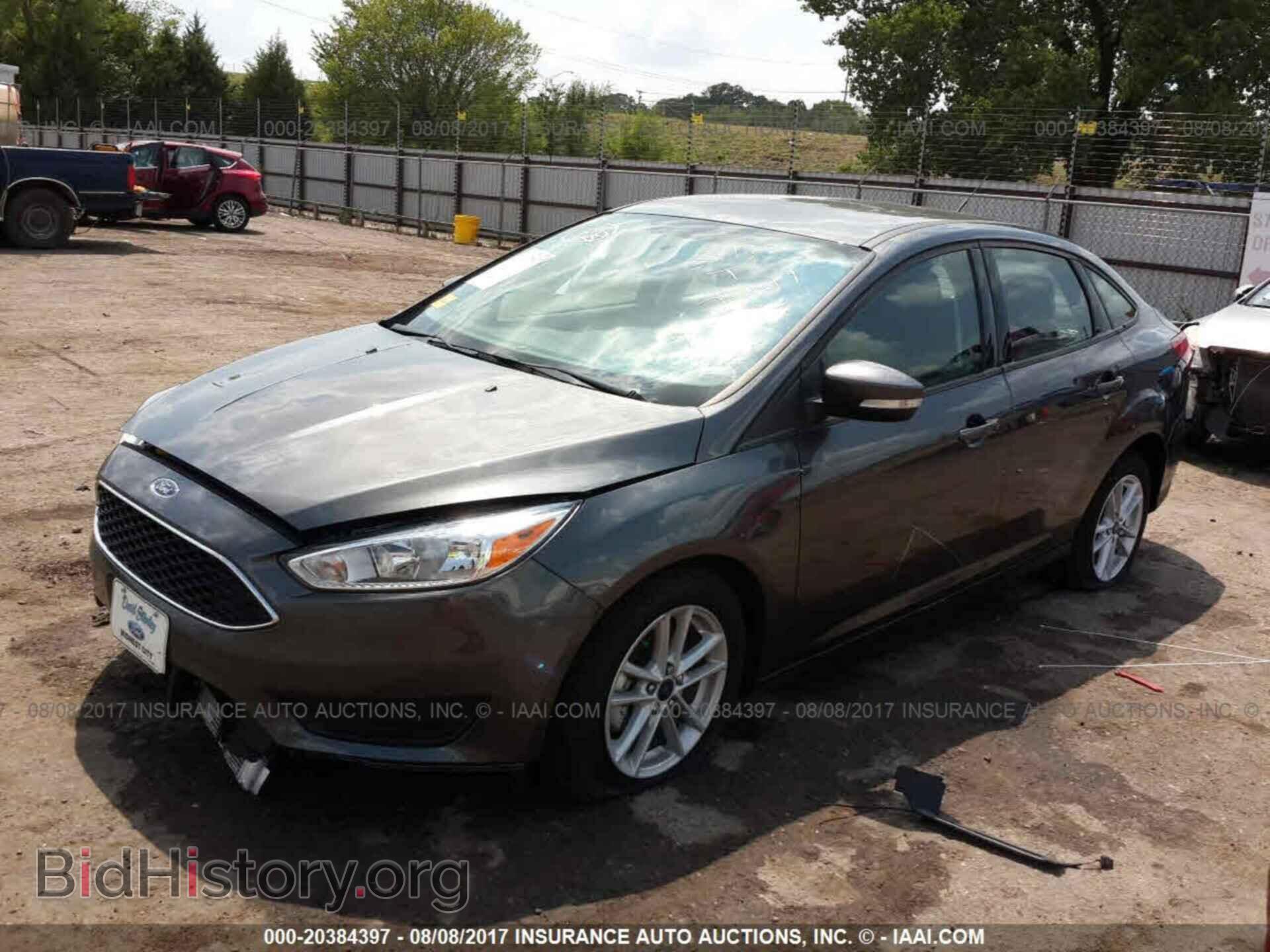 2017 Ford Focus - VIN: 1FADP3F25HL244508 - Photo 2