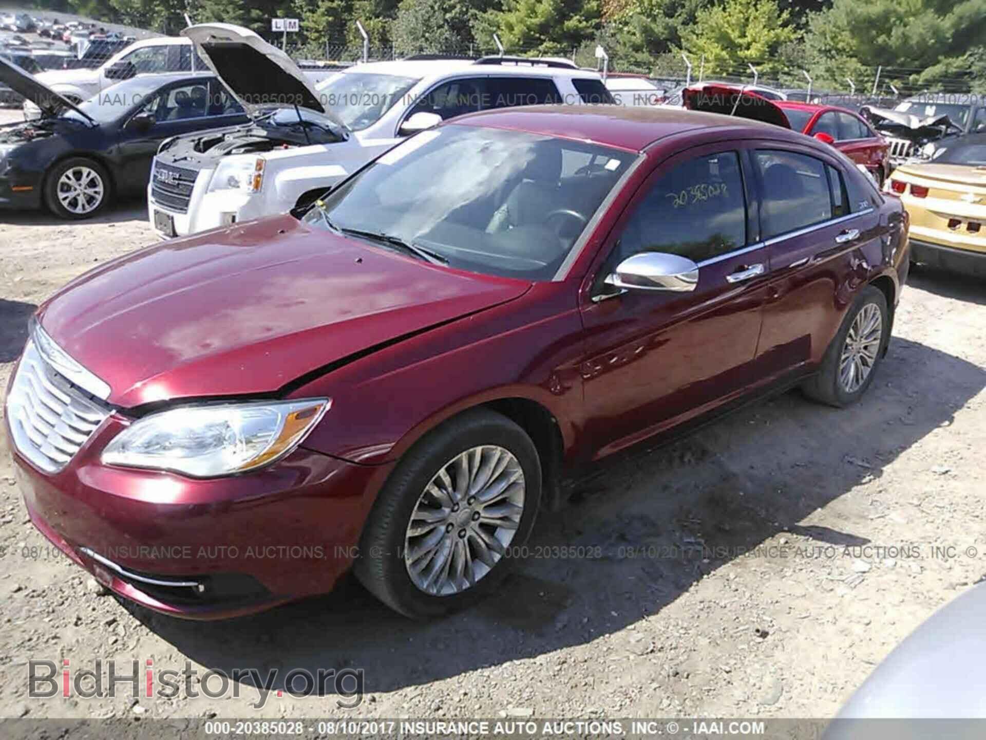 2011 Chrysler 200 - VIN: 1C3BC2FB4BN569464 - Photo 2