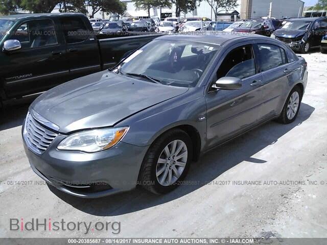 2013 Chrysler 200 - VIN: 1C3CCBBB0DN635831 - Photo 2