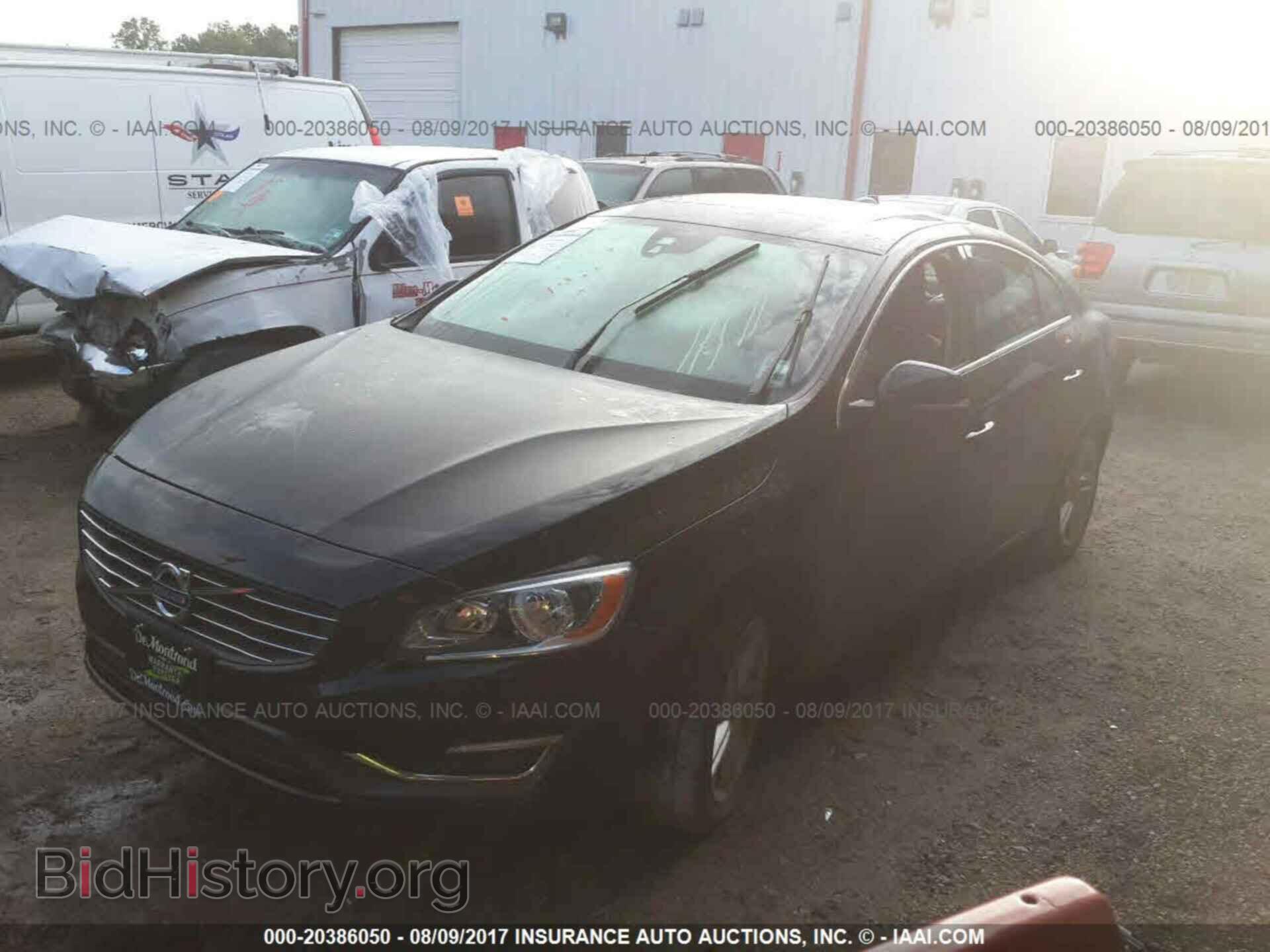 2014 Volvo S60 - VIN: YV1612FS0E2283498 - Фото 2