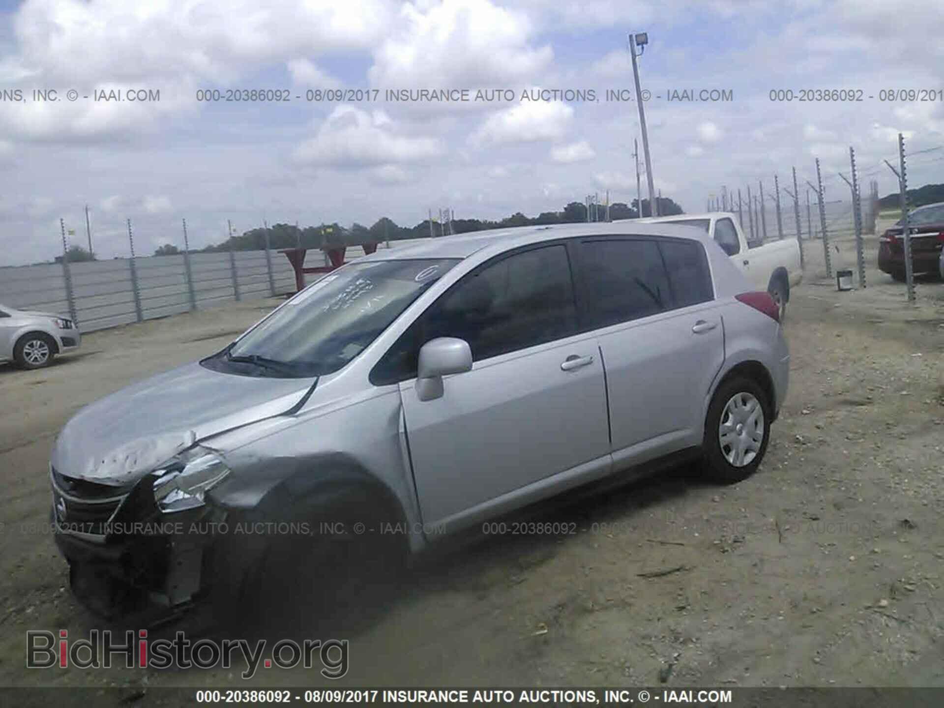 2011 Nissan Versa - VIN: 3N1BC1CP4BL496752 - Фото 2