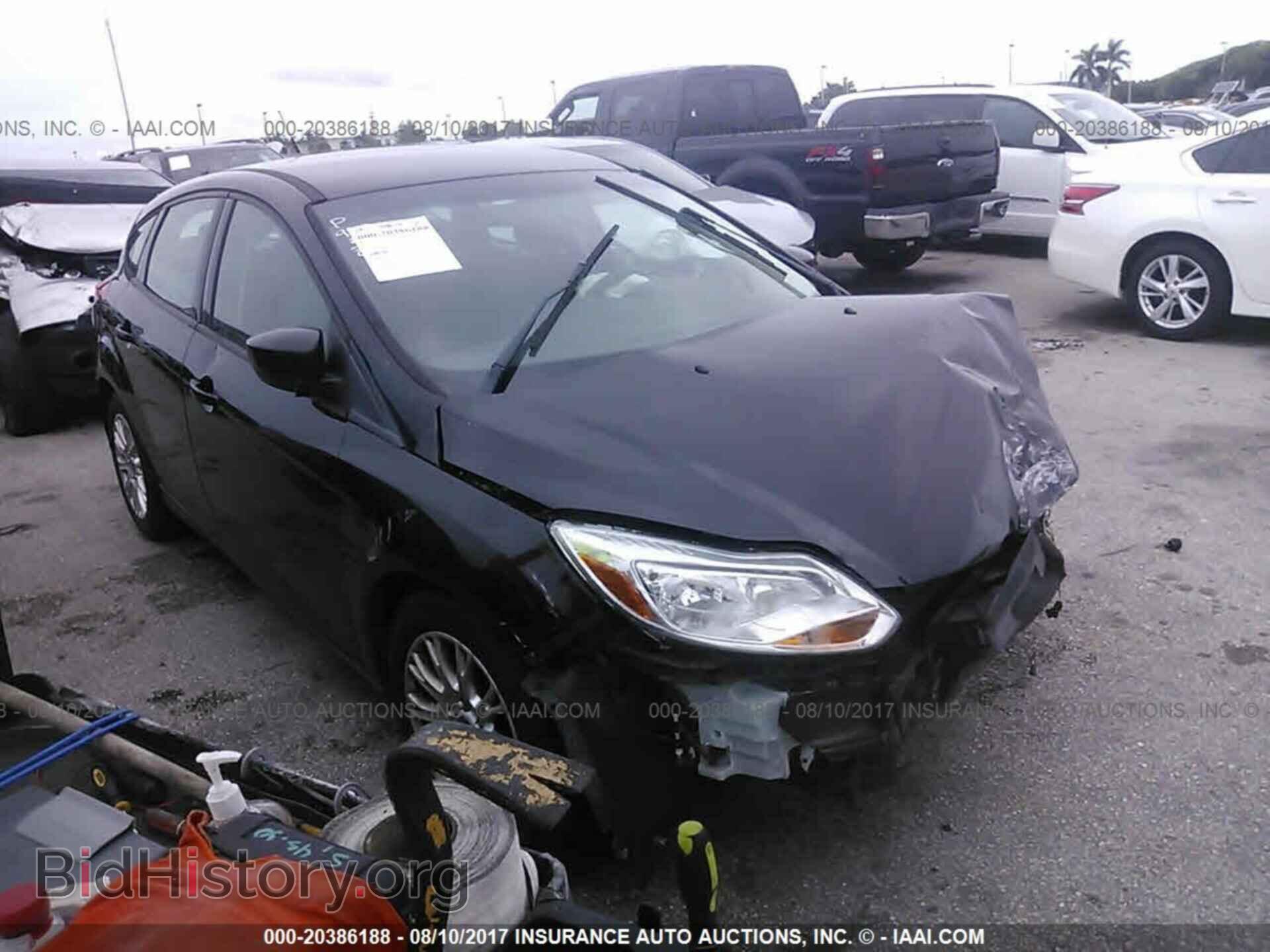 Photo 1FAHP3K28CL379370 - Ford Focus 2012