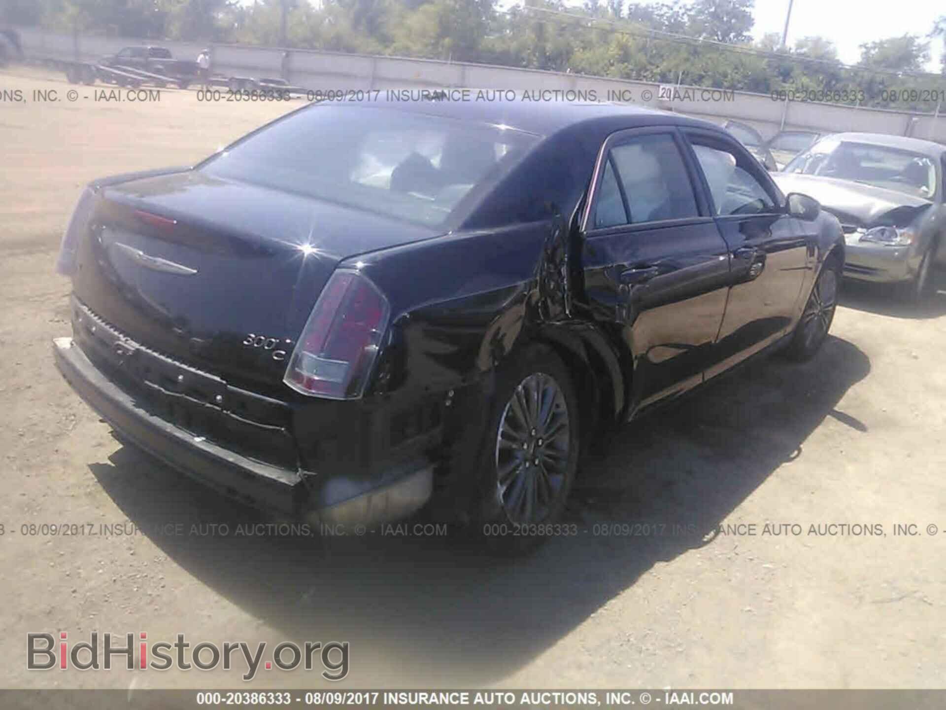 2014 Chrysler 300c - VIN: 2C3CCAJG2EH236047 - Photo 4
