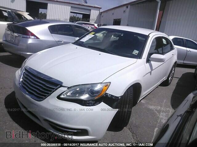 2014 Chrysler 200 - VIN: 1C3CCBAB2EN141506 - Photo 2