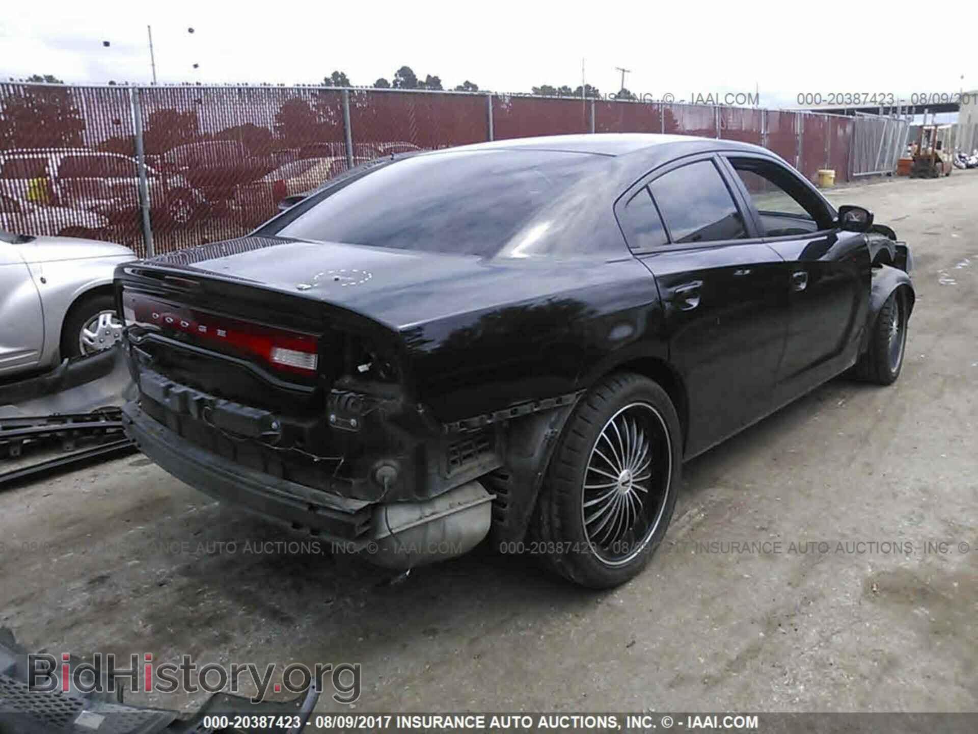 2011 Dodge Charger - VIN: 2B3CL3CG2BH513166 - Фото 4