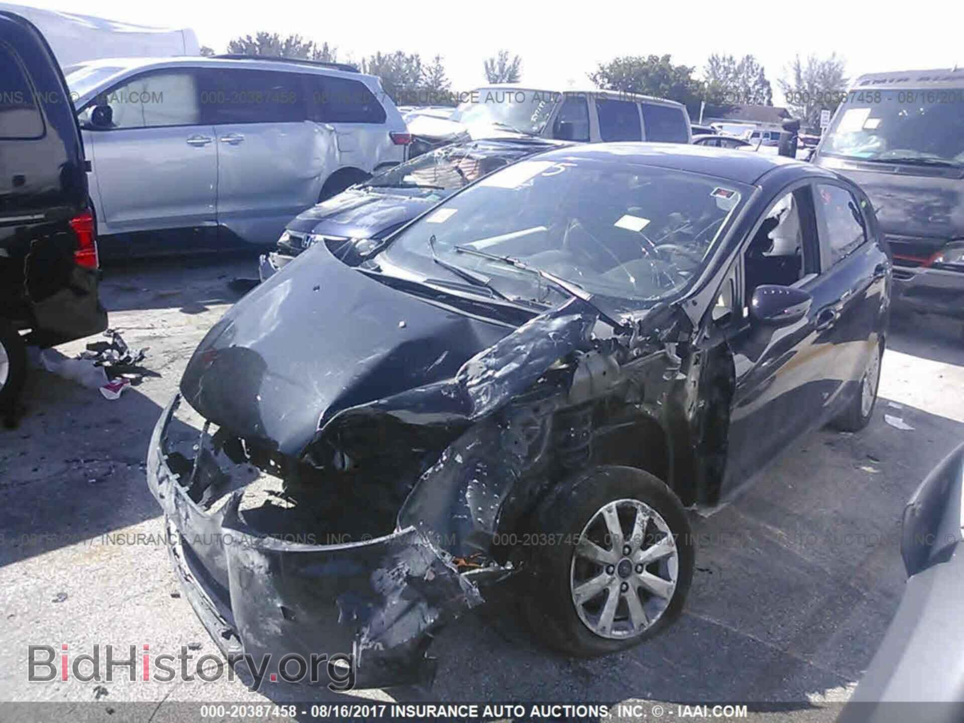 2012 Ford Fiesta - VIN: 3FADP4EJ6CM218215 - Фото 2