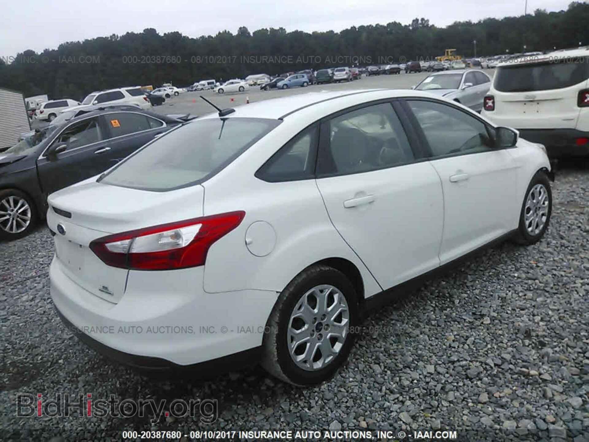 2012 Ford Focus - VIN: 1FAHP3F2XCL389957 - Photo 4