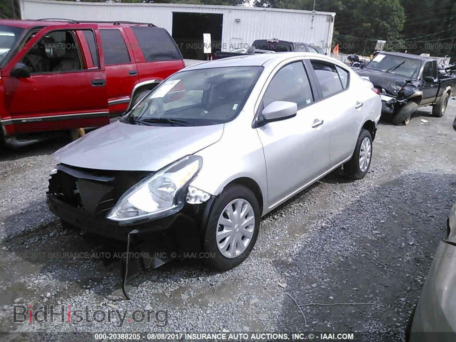 2017 Nissan Versa - VIN: 3N1CN7AP1HK439699 - Фото 2
