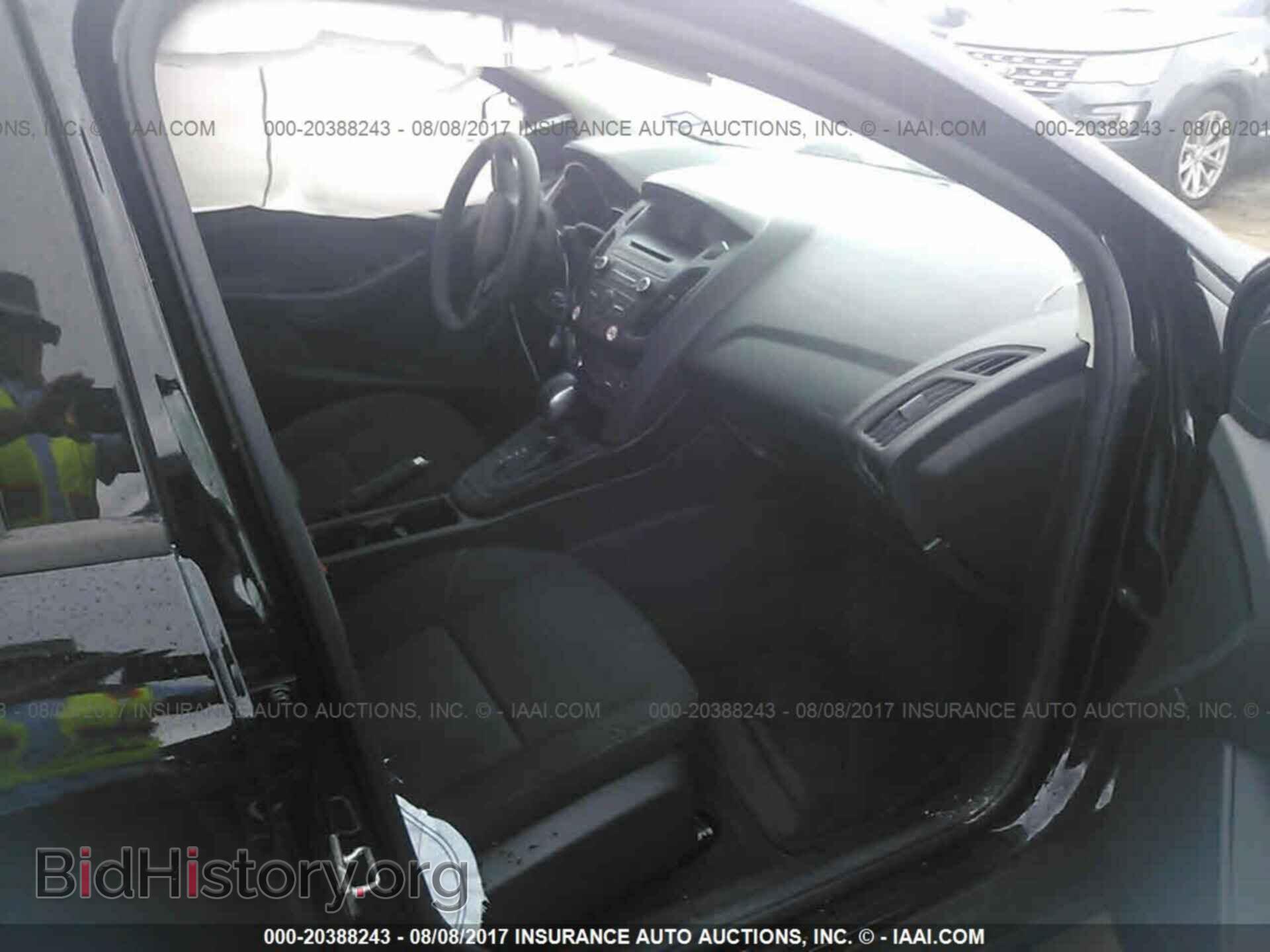 2017 Ford Focus - VIN: 1FADP3F27HL286033 - Photo 5