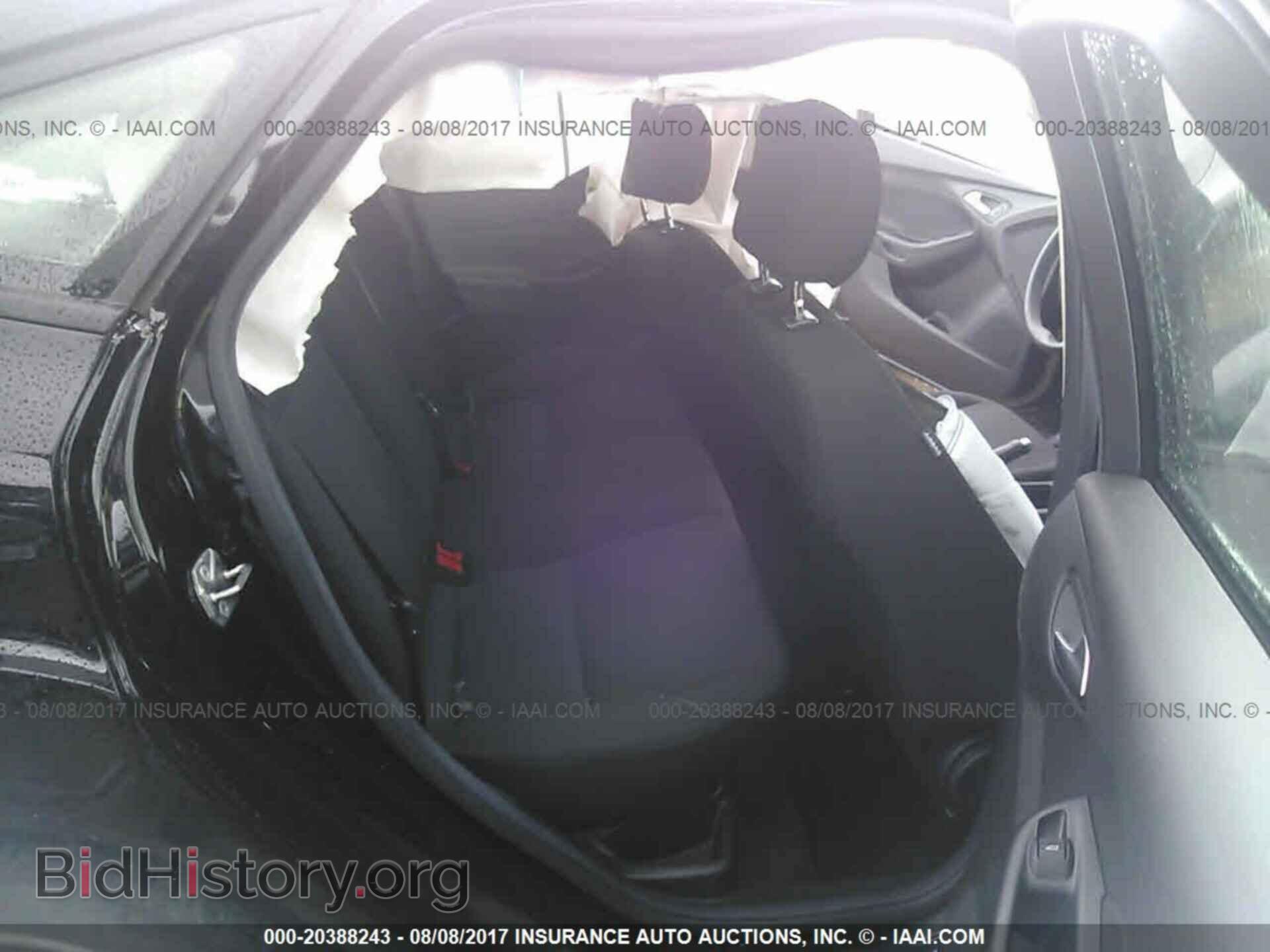 2017 Ford Focus - VIN: 1FADP3F27HL286033 - Photo 8