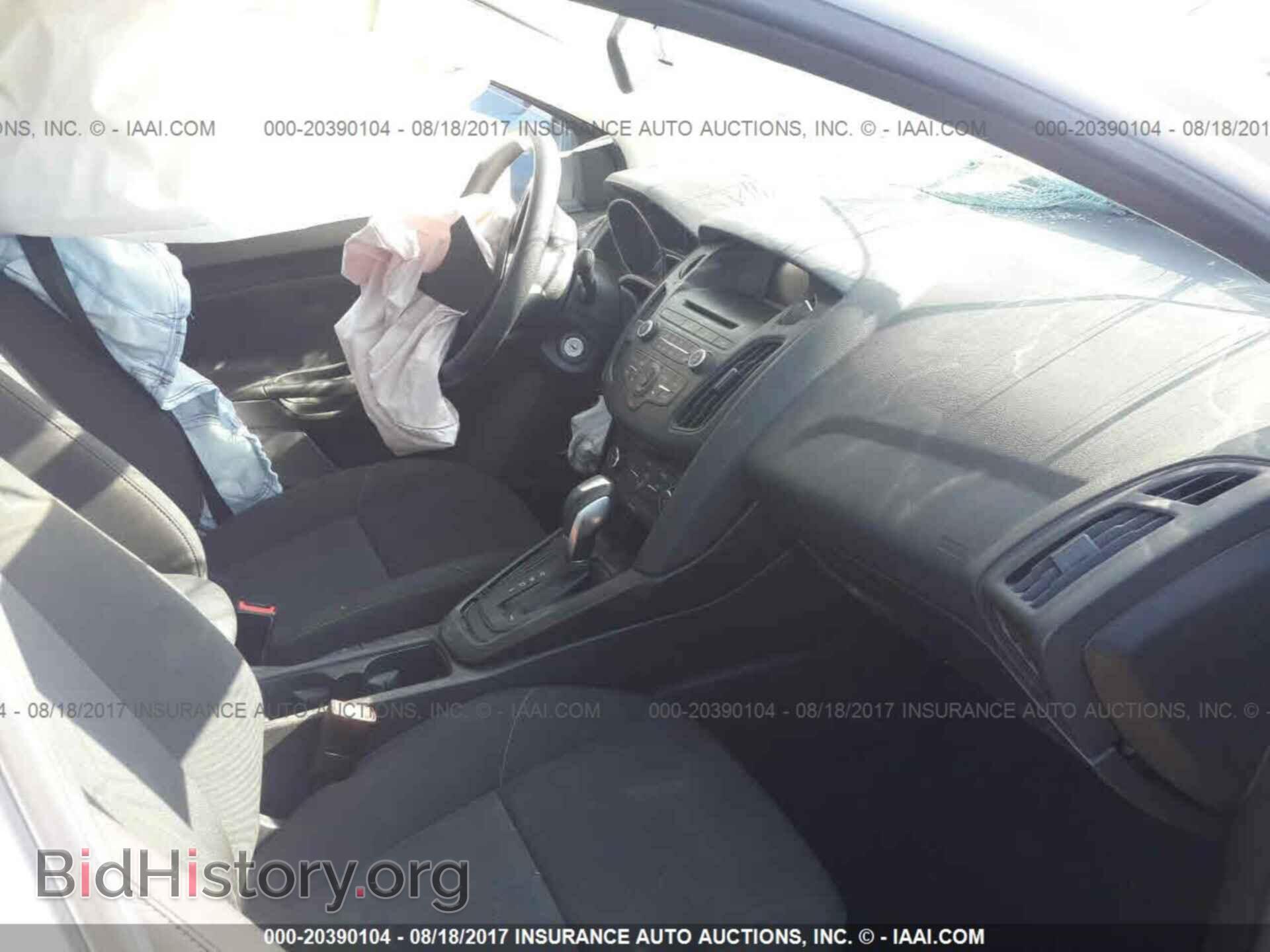 2016 Ford Focus - VIN: 1FADP3F27GL246307 - Photo 5