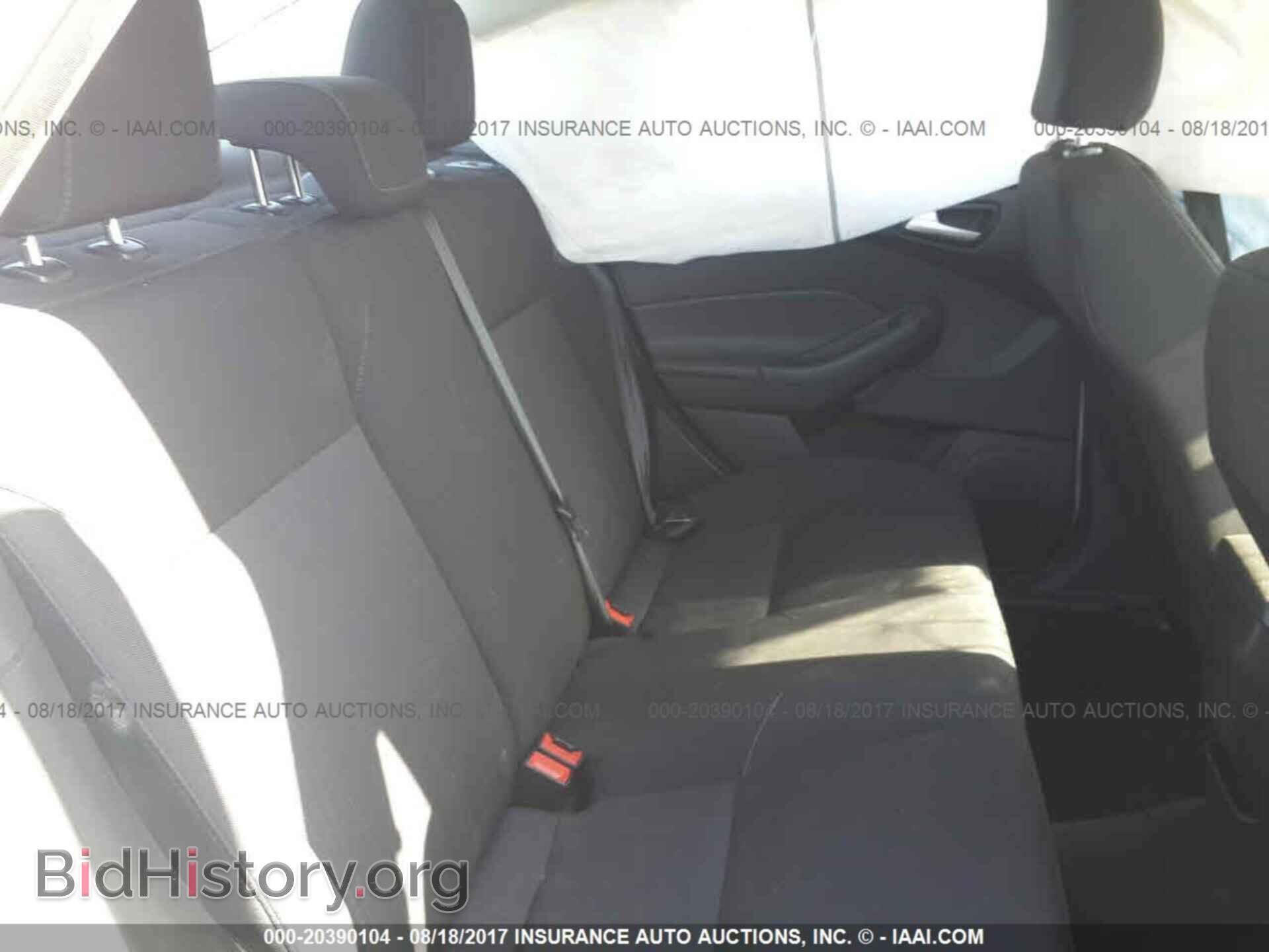 2016 Ford Focus - VIN: 1FADP3F27GL246307 - Photo 8