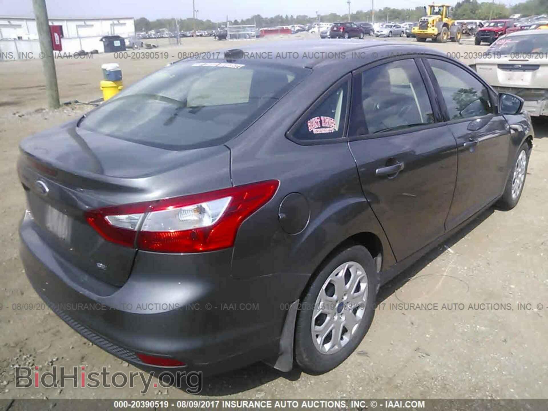 2012 Ford Focus - VIN: 1FAHP3F28CL233058 - Фото 4