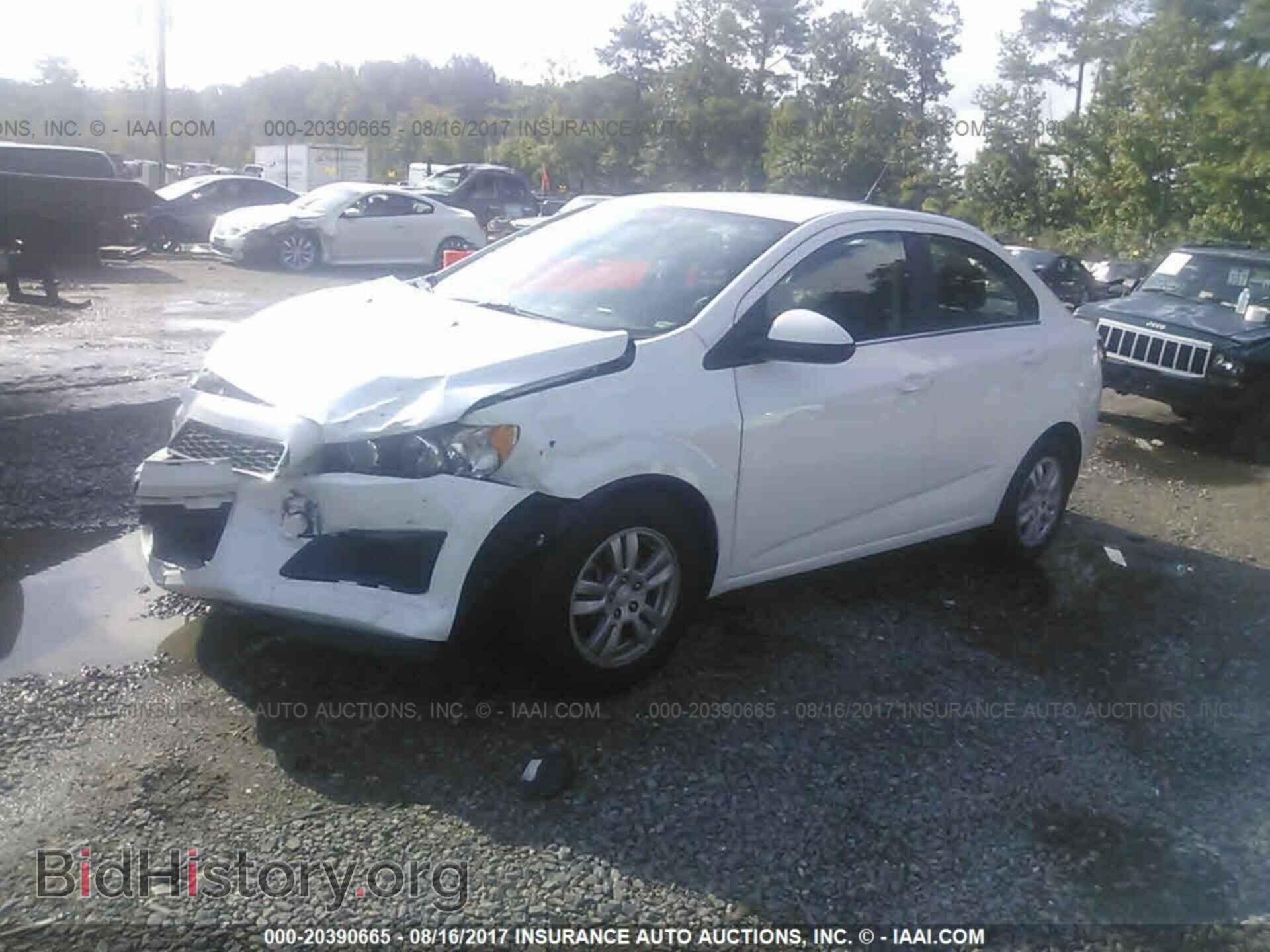 2013 Chevrolet Sonic - VIN: 1G1JC5SH8D4243140 - Фото 2