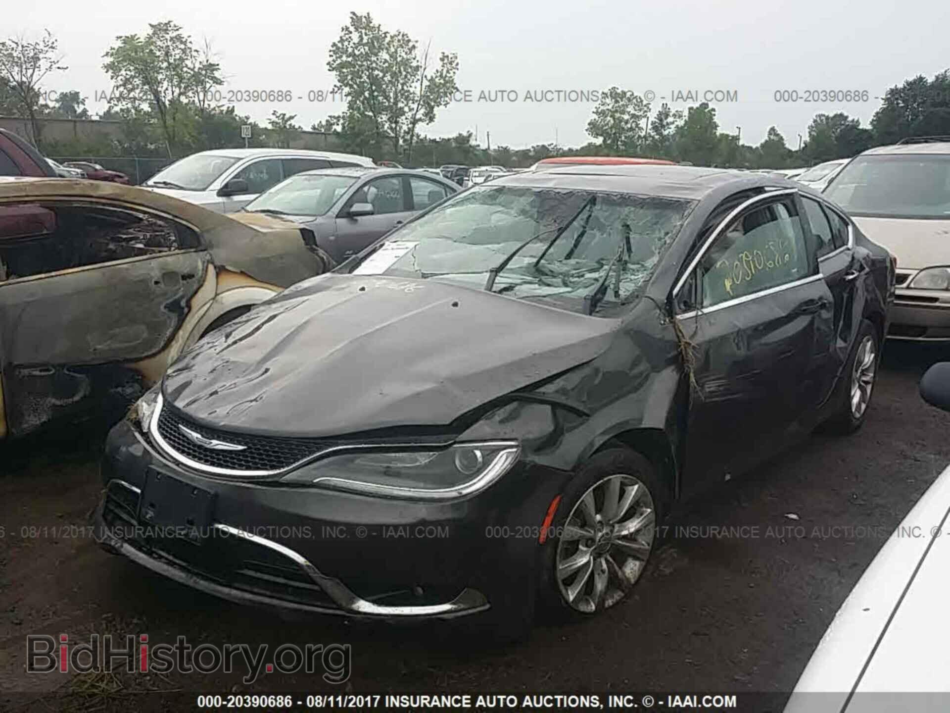 2016 Chrysler 200 - VIN: 1C3CCCCB9GN100733 - Фото 2