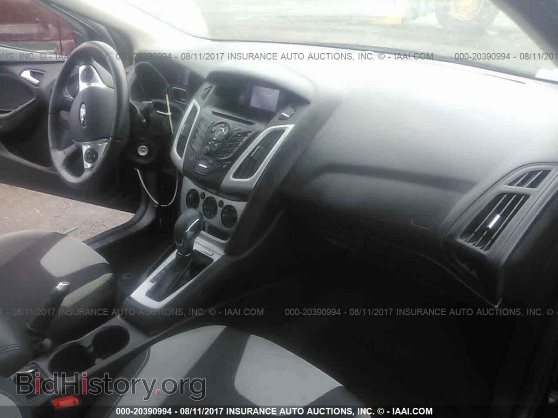 2014 Ford Focus - VIN: 1FADP3F2XEL240563 - Photo 5