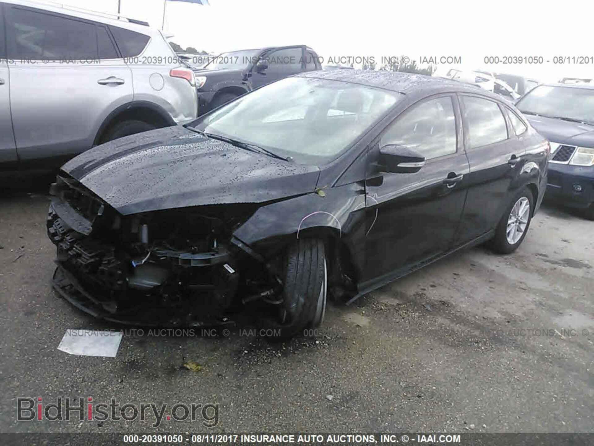 2017 Ford Focus - VIN: 1FADP3F23HL228050 - Фото 2
