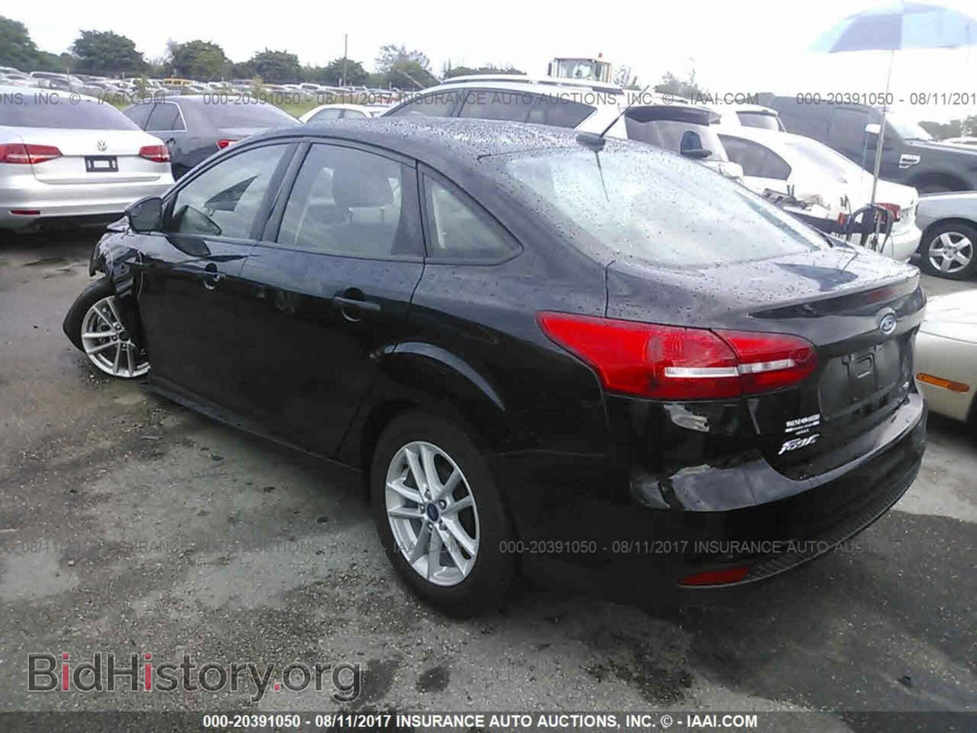 2017 Ford Focus - VIN: 1FADP3F23HL228050 - Фото 3