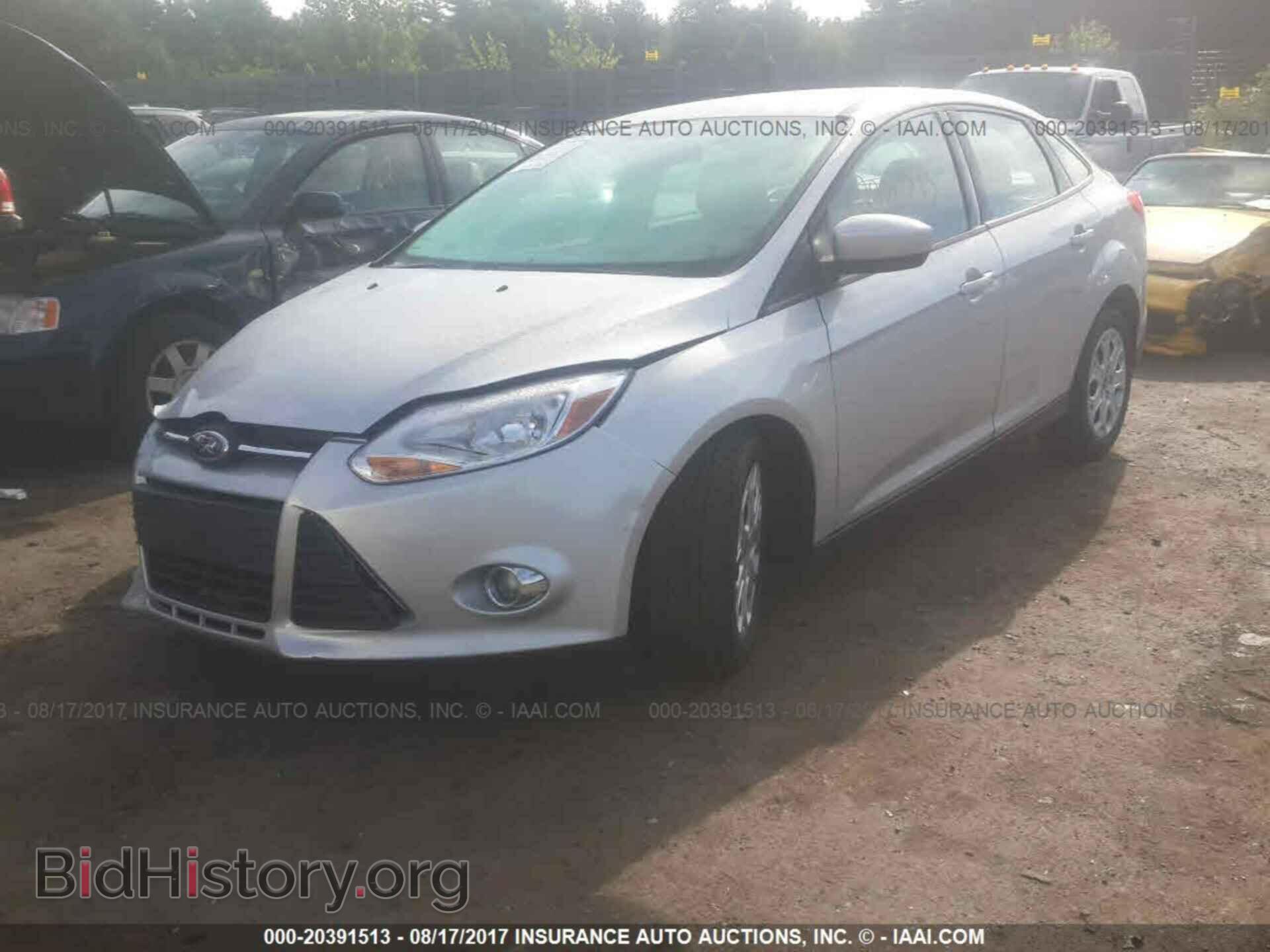2012 Ford Focus - VIN: 1FAHP3F27CL456000 - Фото 2