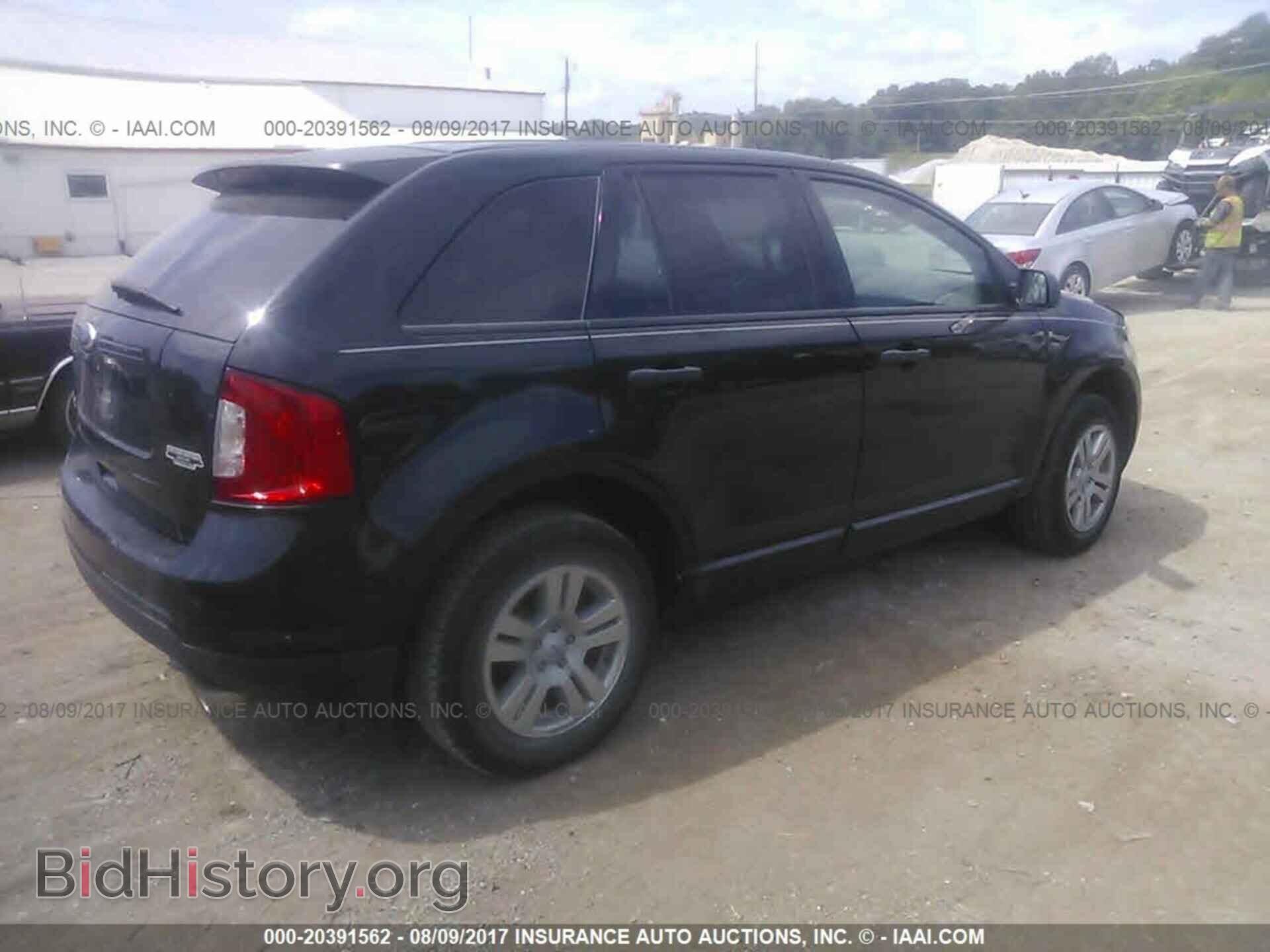 2011 Ford Edge - VIN: 2FMDK3GC0BBB10430 - Photo 4