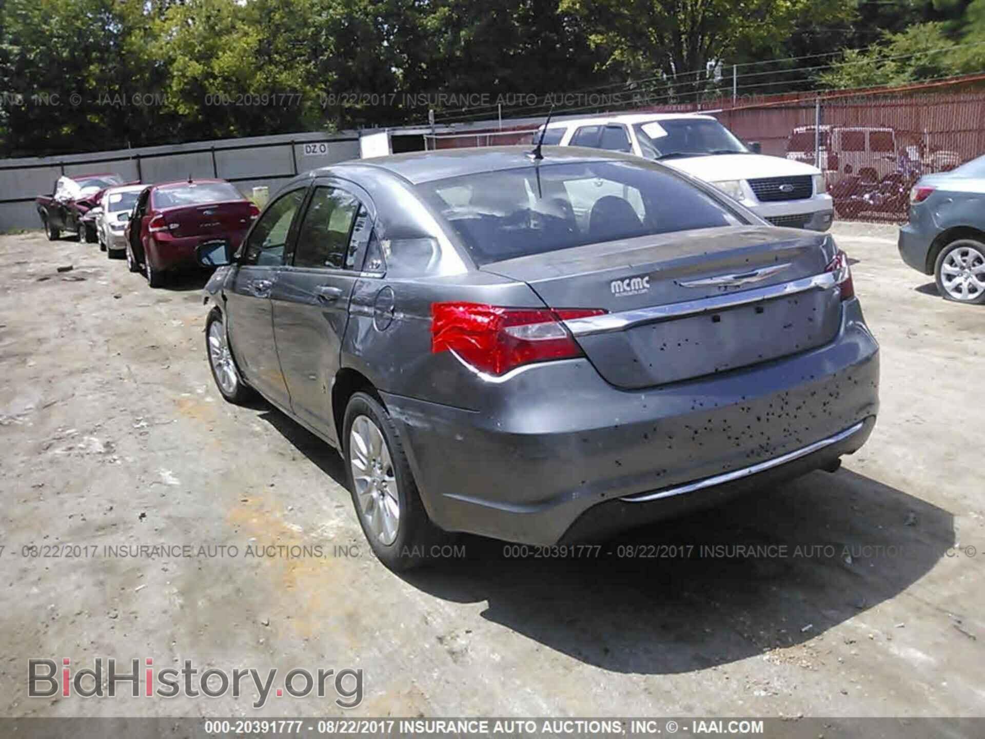 2013 Chrysler 200 - VIN: 1C3CCBAB2DN691836 - Photo 3