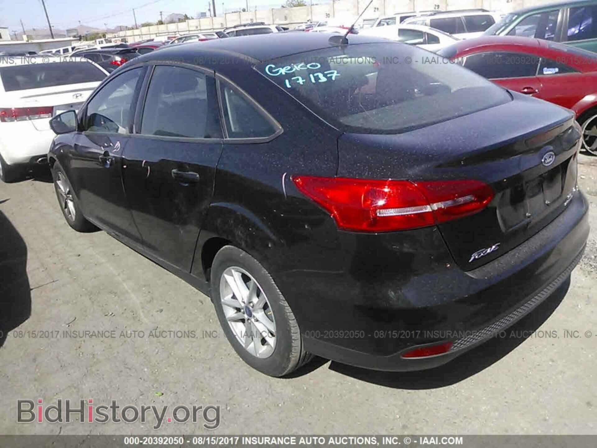 2015 Ford Focus - VIN: 1FADP3F21FL256460 - Photo 3