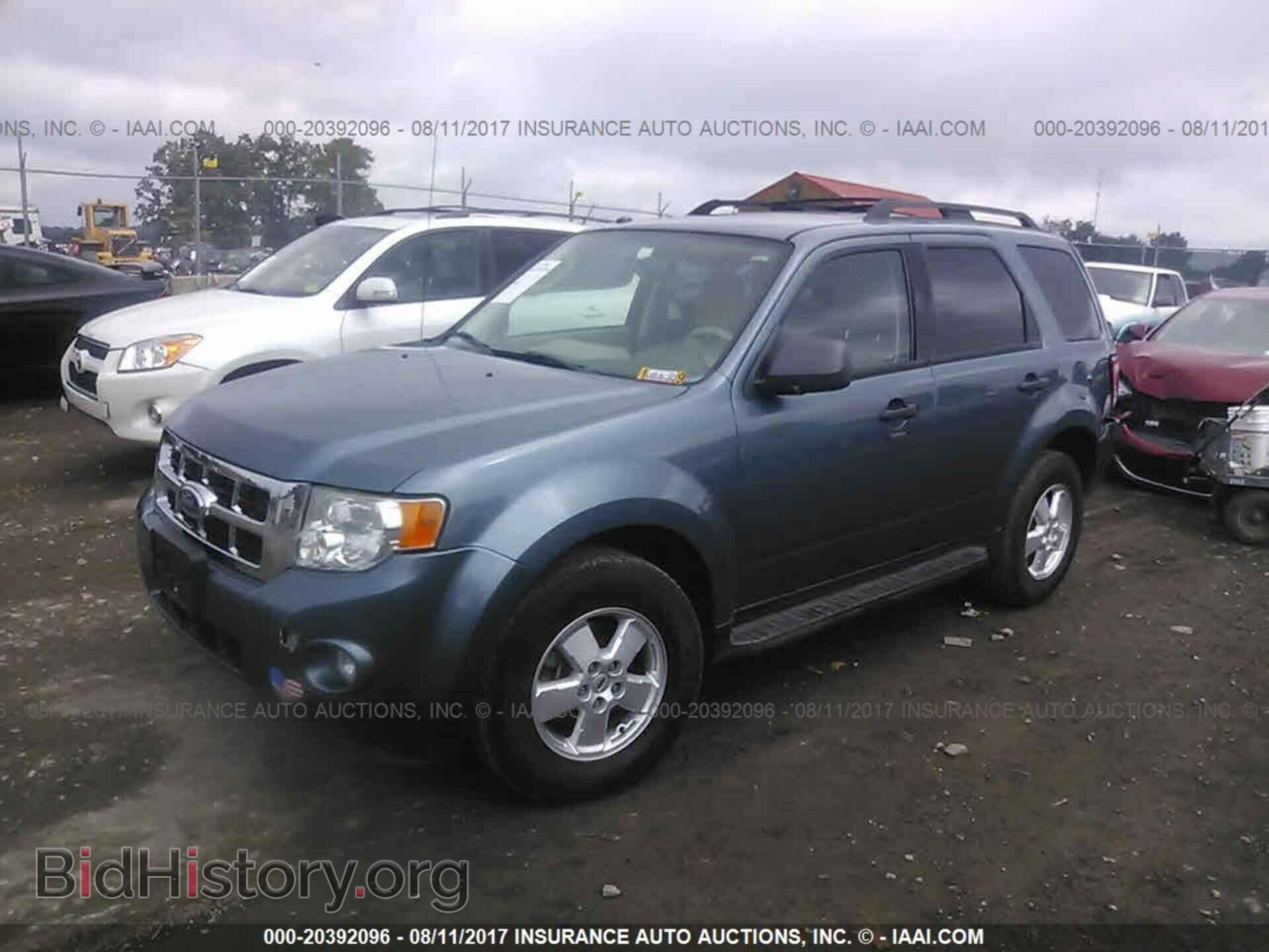 2012 Ford Escape - VIN: 1FMCU0D78CKA98546 - Photo 2