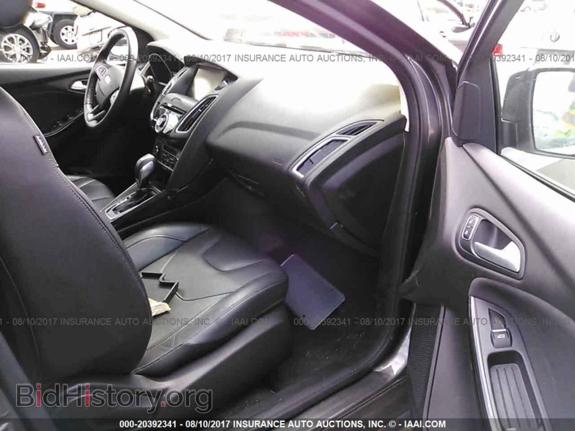 2015 Ford Focus - VIN: 1FADP3N28FL372529 - Photo 5