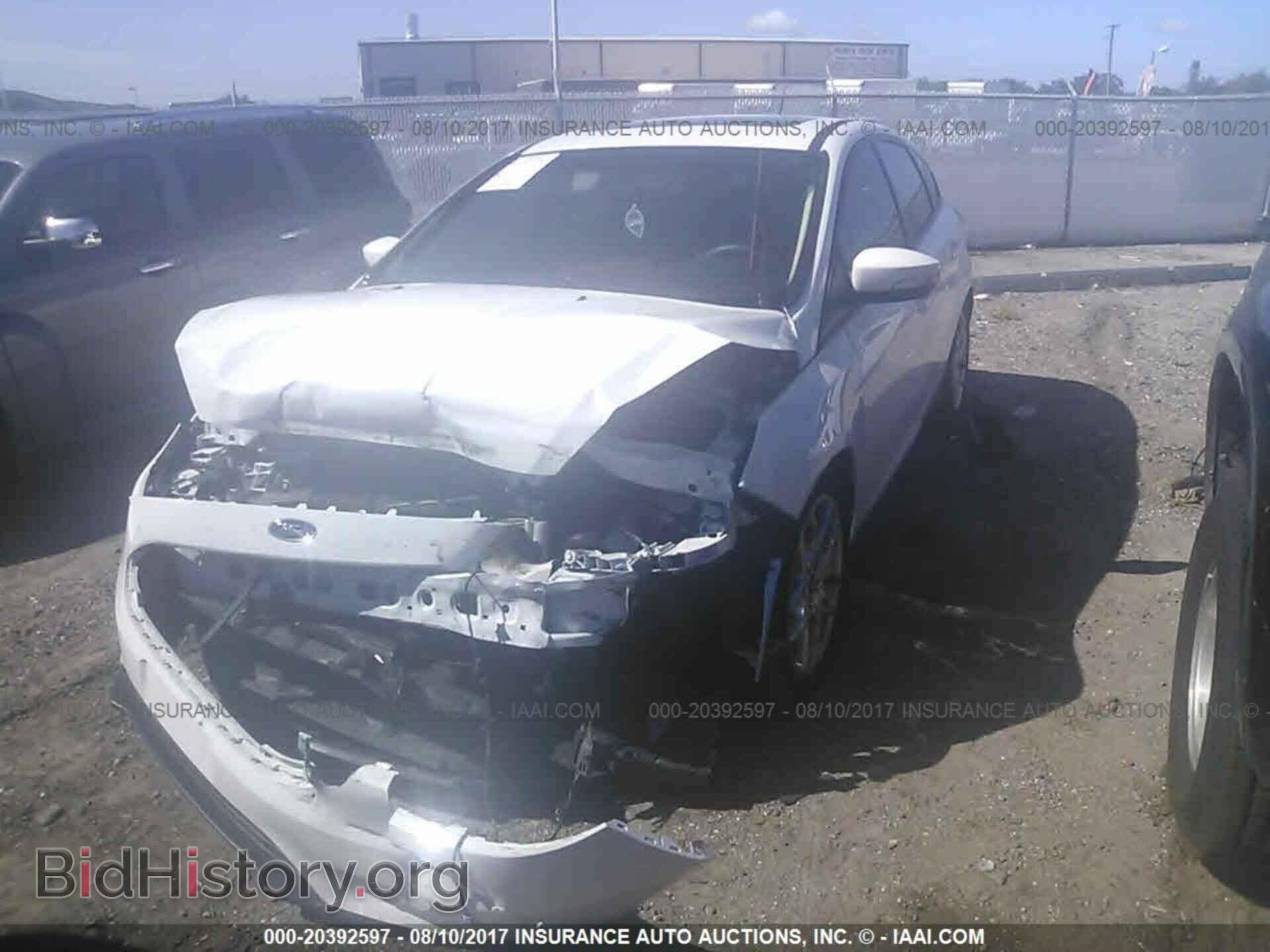 2015 Ford Focus - VIN: 1FADP3K25FL345552 - Photo 2
