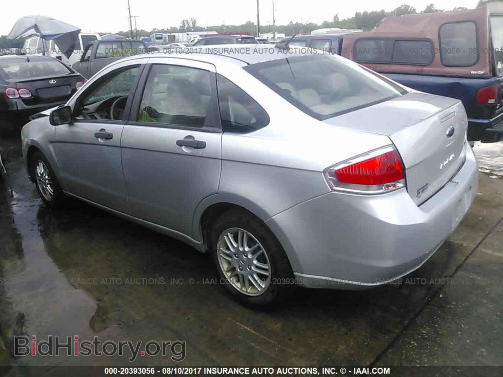 2011 Ford Focus - VIN: 1FAHP3FN8BW126910 - Фото 3