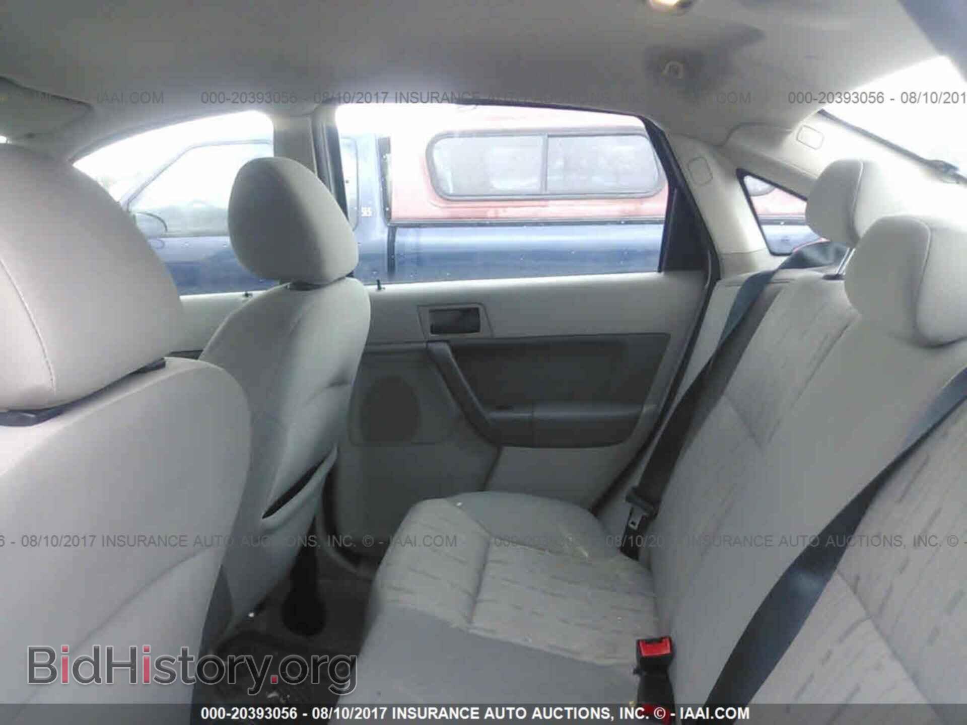 2011 Ford Focus - VIN: 1FAHP3FN8BW126910 - Фото 8