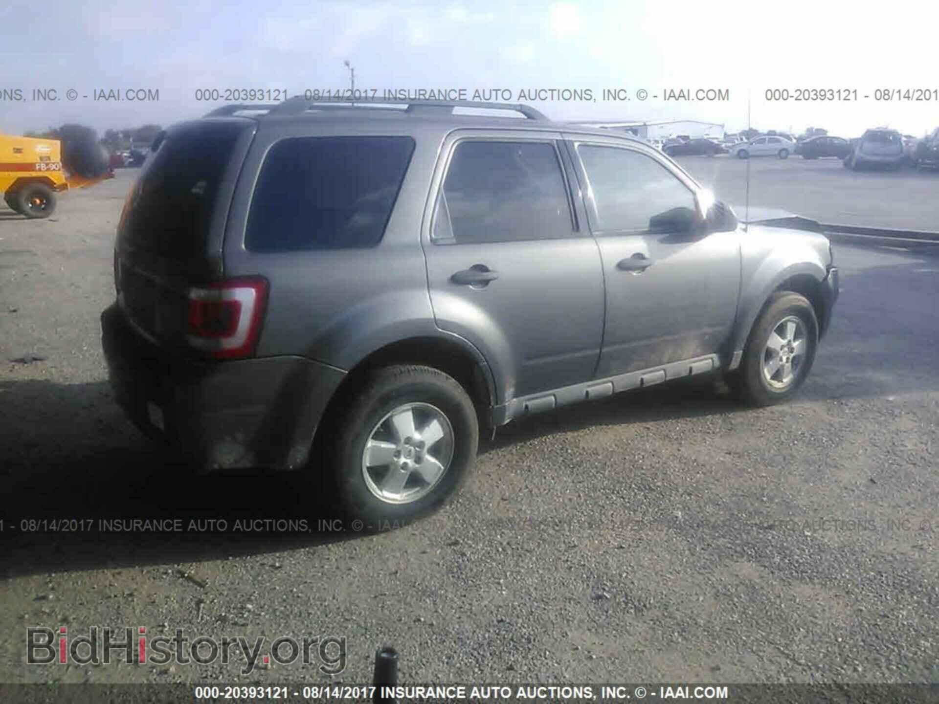 2012 Ford Escape - VIN: 1FMCU0D79CKB82617 - Photo 4