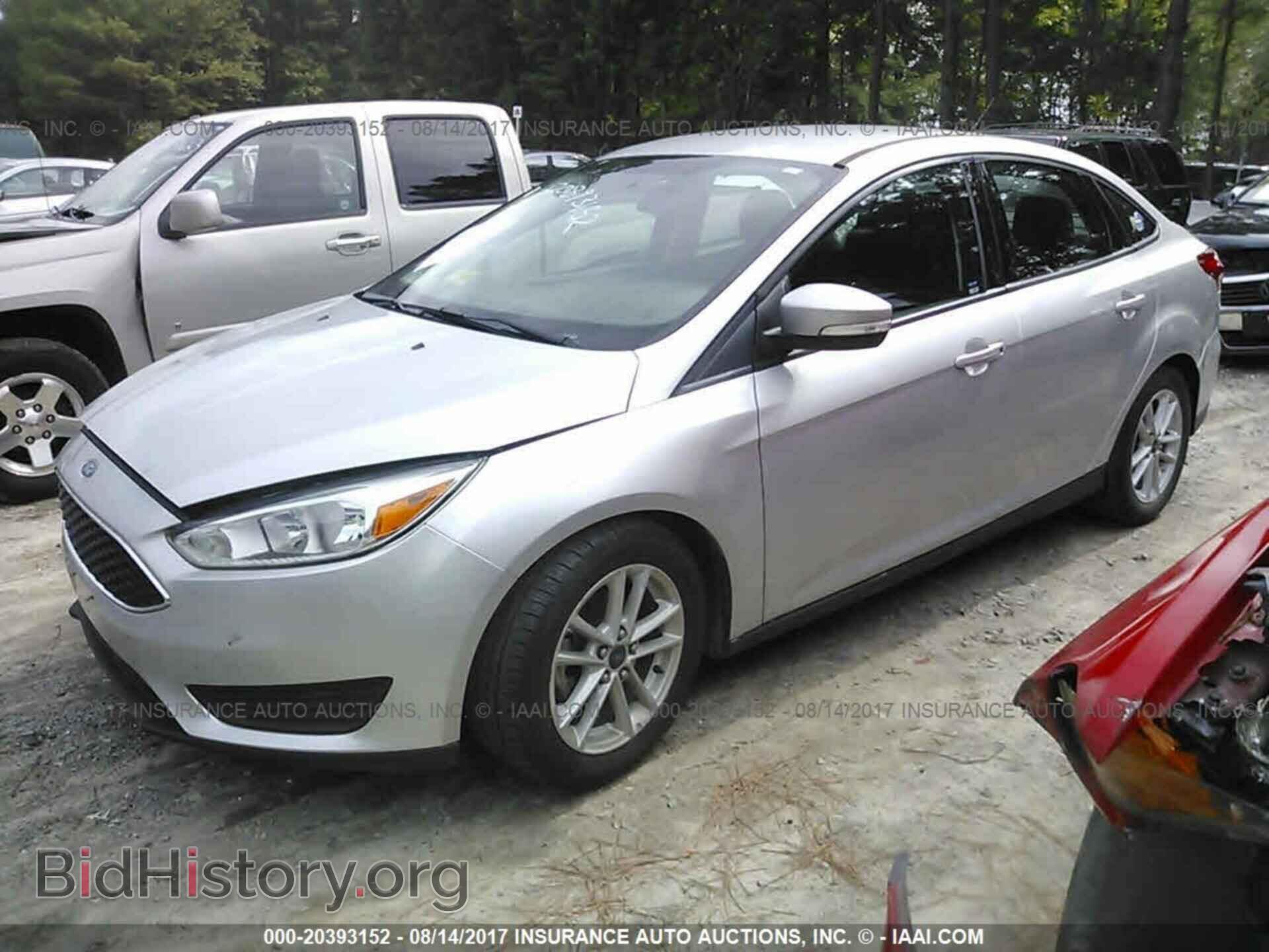 2015 Ford Focus - VIN: 1FADP3F25FL270345 - Photo 2
