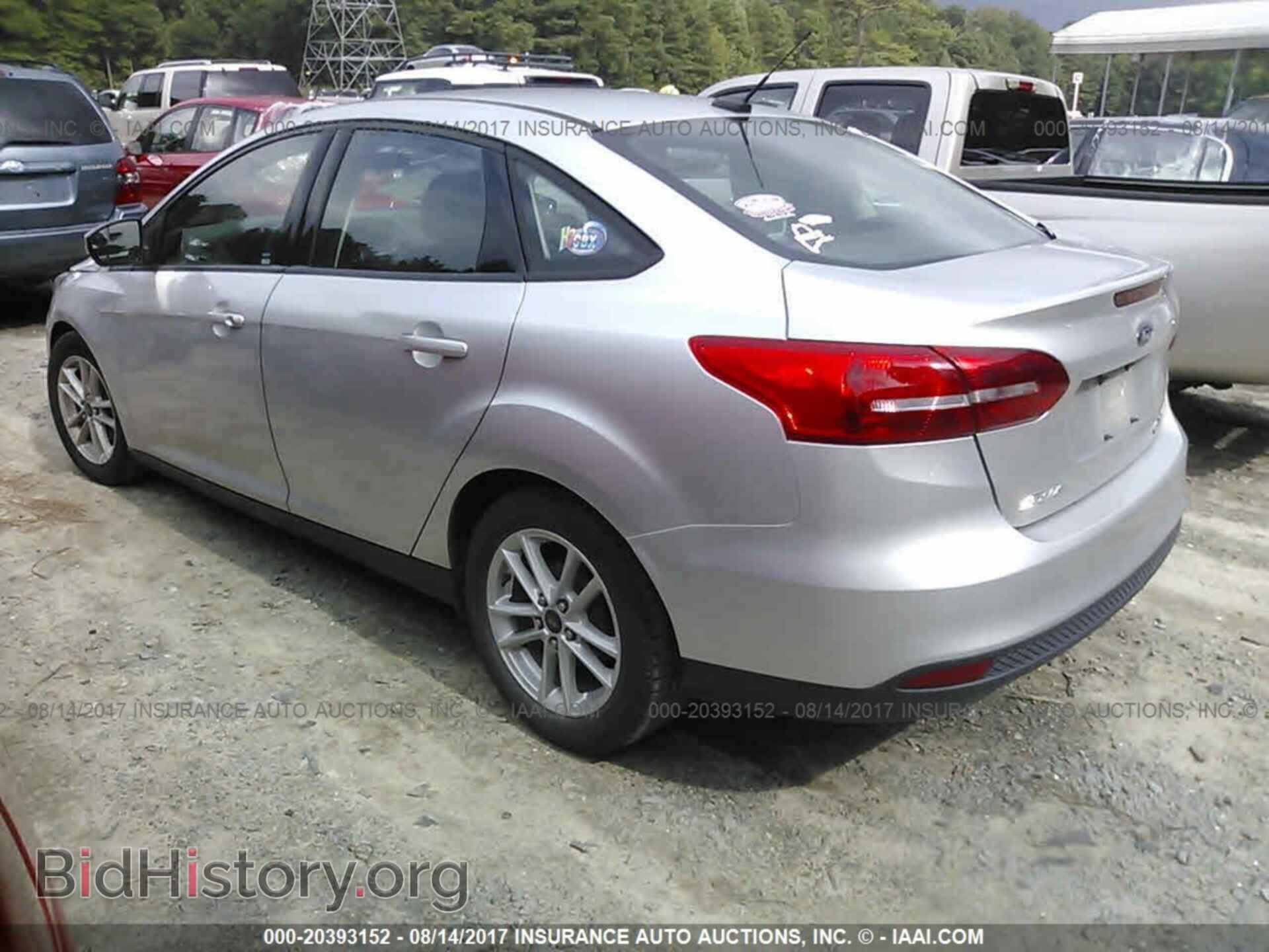 2015 Ford Focus - VIN: 1FADP3F25FL270345 - Photo 3
