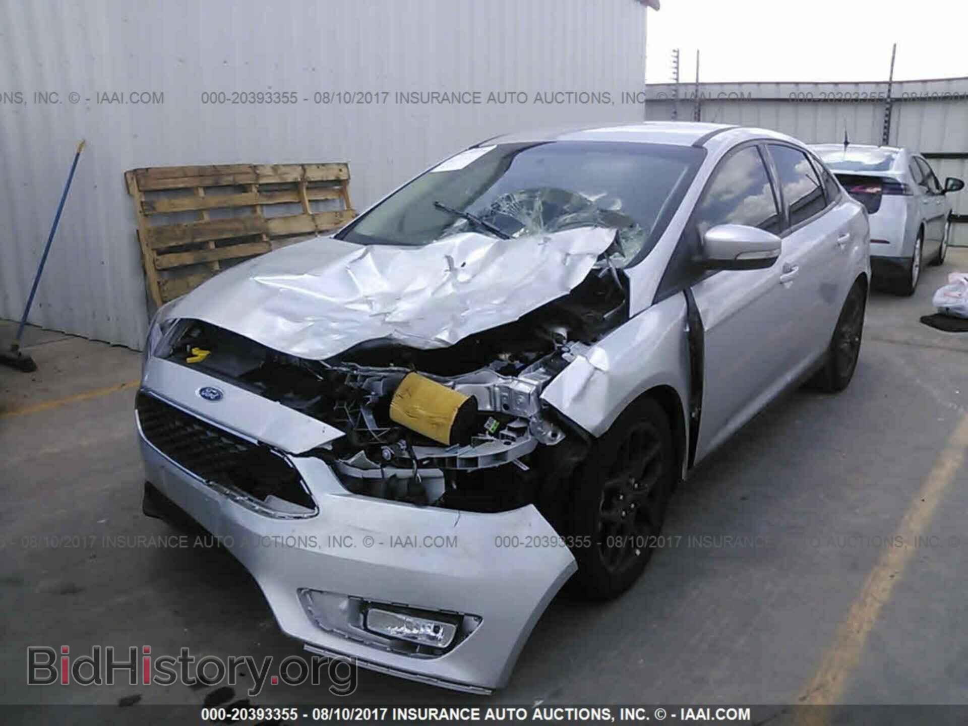 2016 Ford Focus - VIN: 1FADP3F29GL383345 - Photo 2