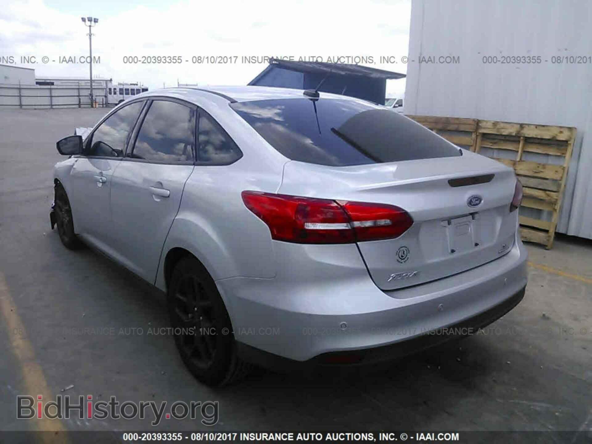 2016 Ford Focus - VIN: 1FADP3F29GL383345 - Photo 3