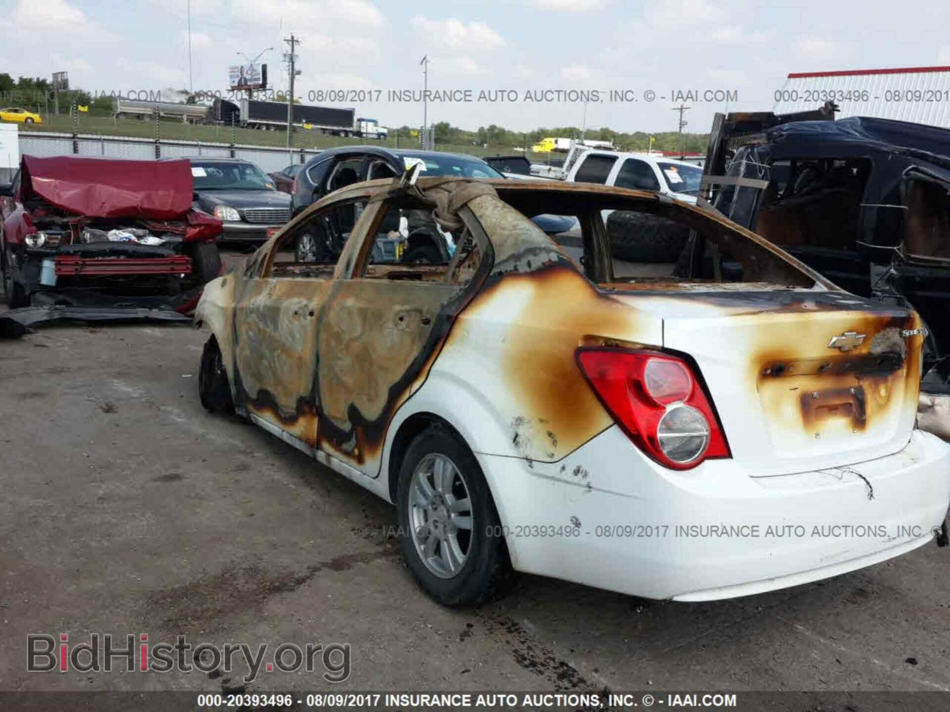 2014 Chevrolet Sonic - VIN: 1G1JC5SH3E4220091 - Фото 3