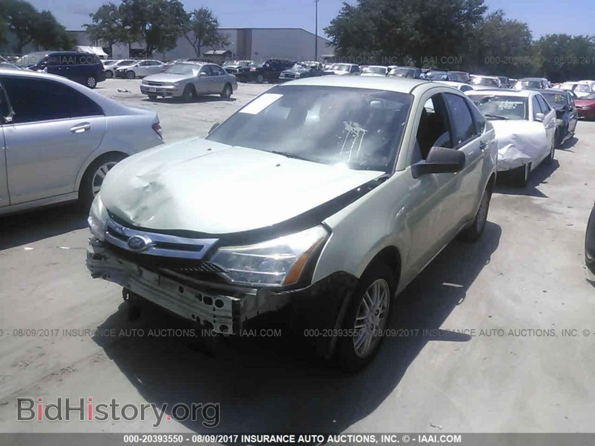 2011 Ford Focus - VIN: 1FAHP3FN7BW193725 - Фото 2